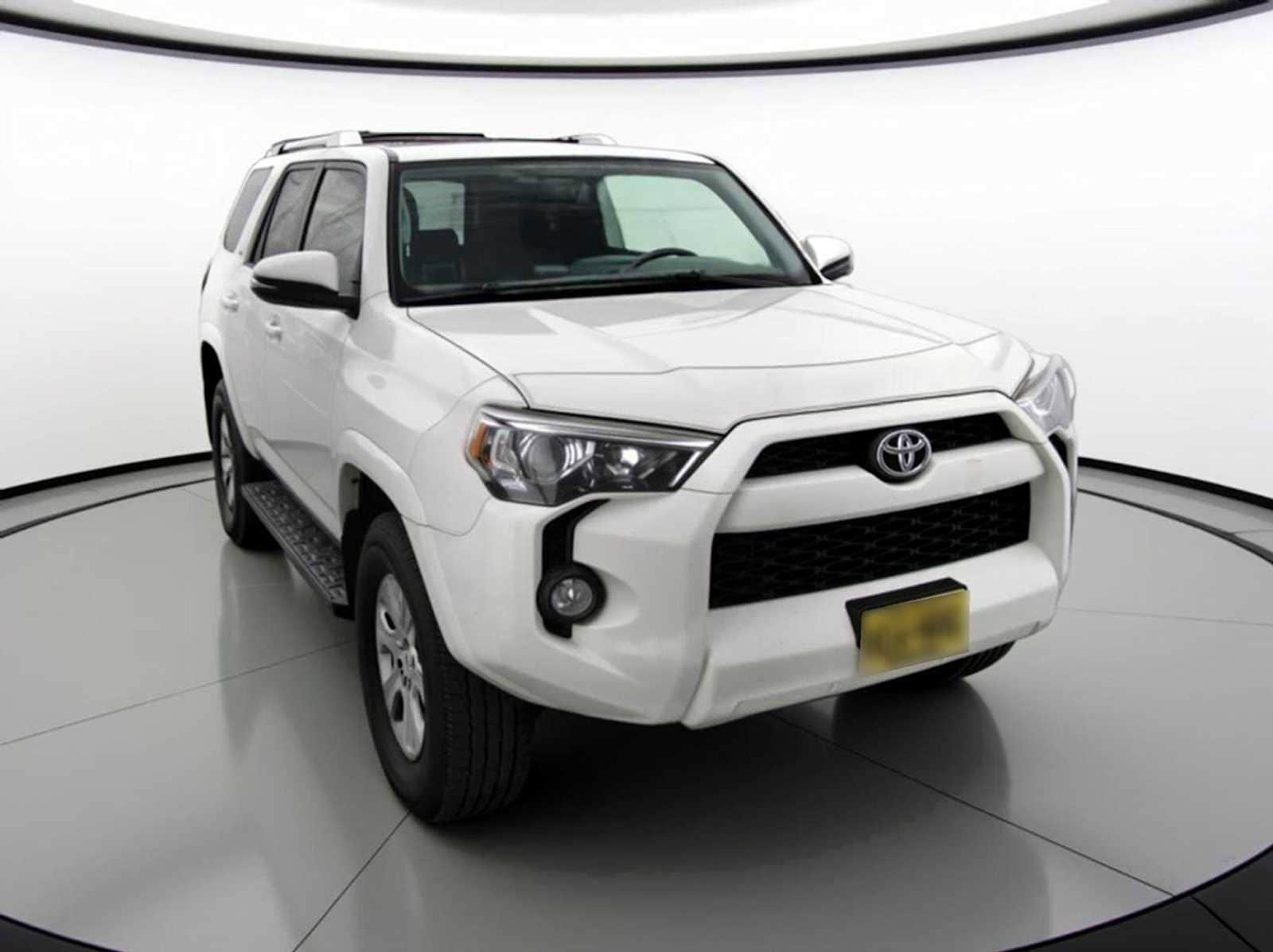 Thumbnail: 2016 Toyota 4Runner - 3