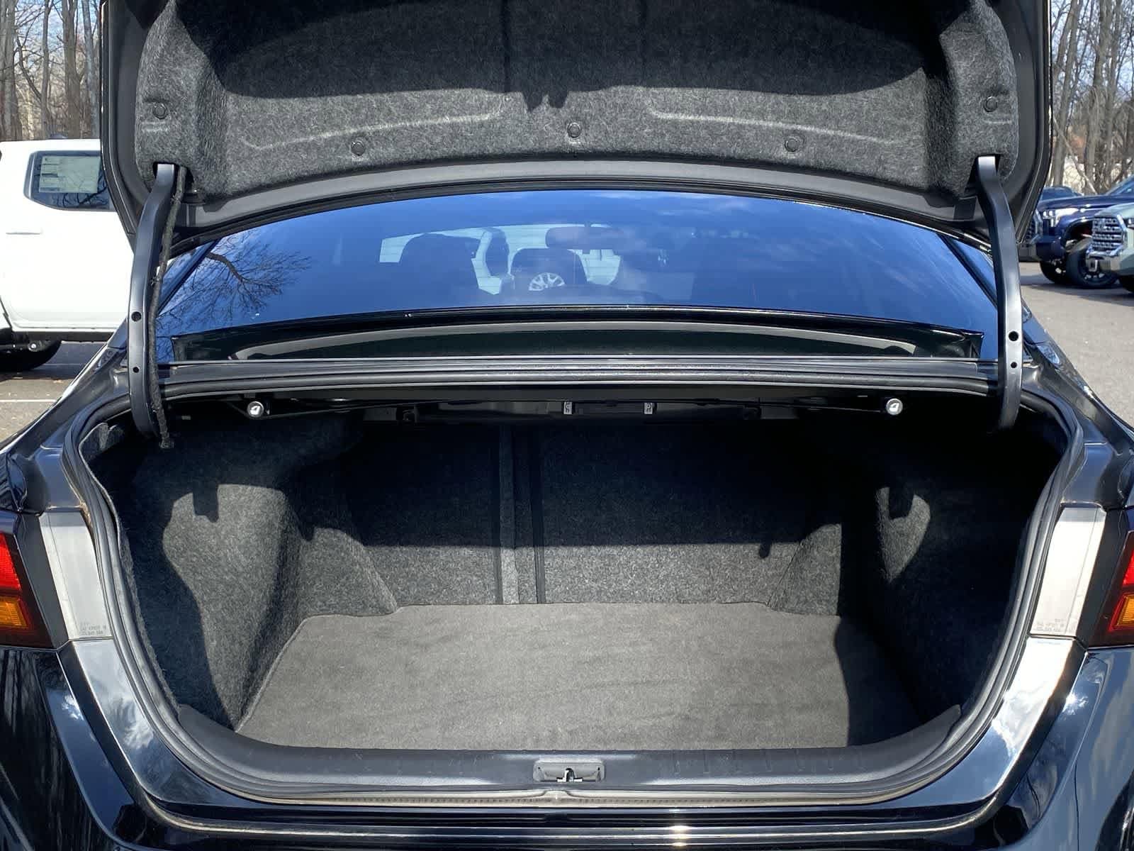 Thumbnail: 2019 Nissan Altima - 10