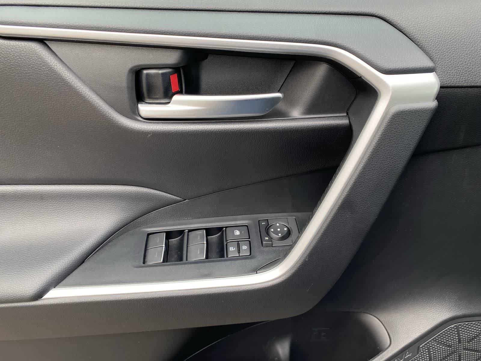 Thumbnail: 2025 Toyota RAV4 - 21