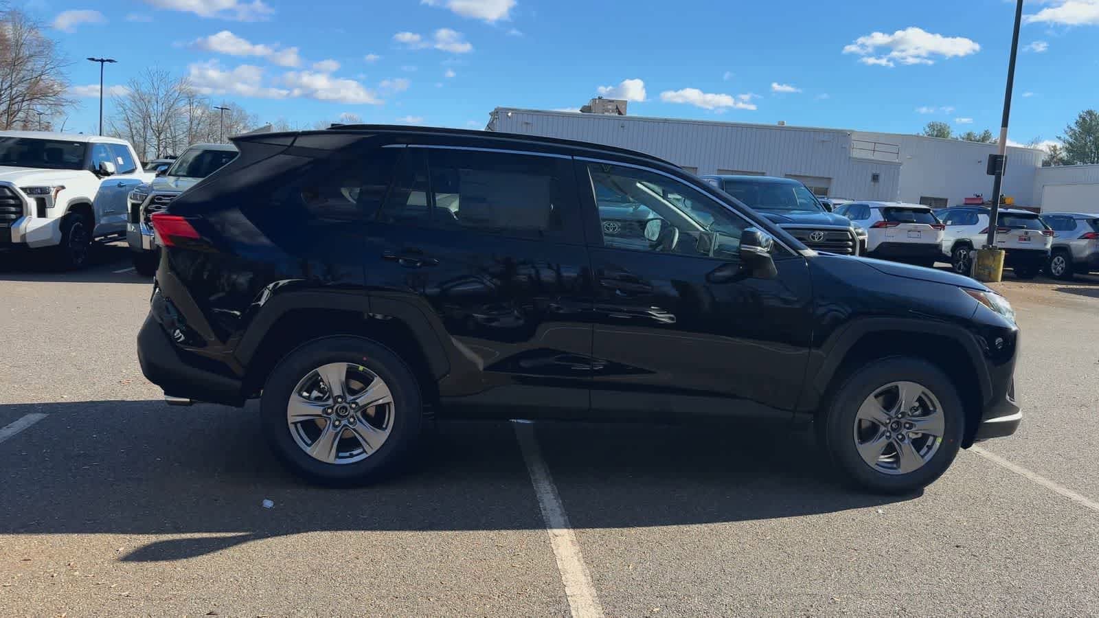 Thumbnail: 2025 Toyota RAV4 - 9