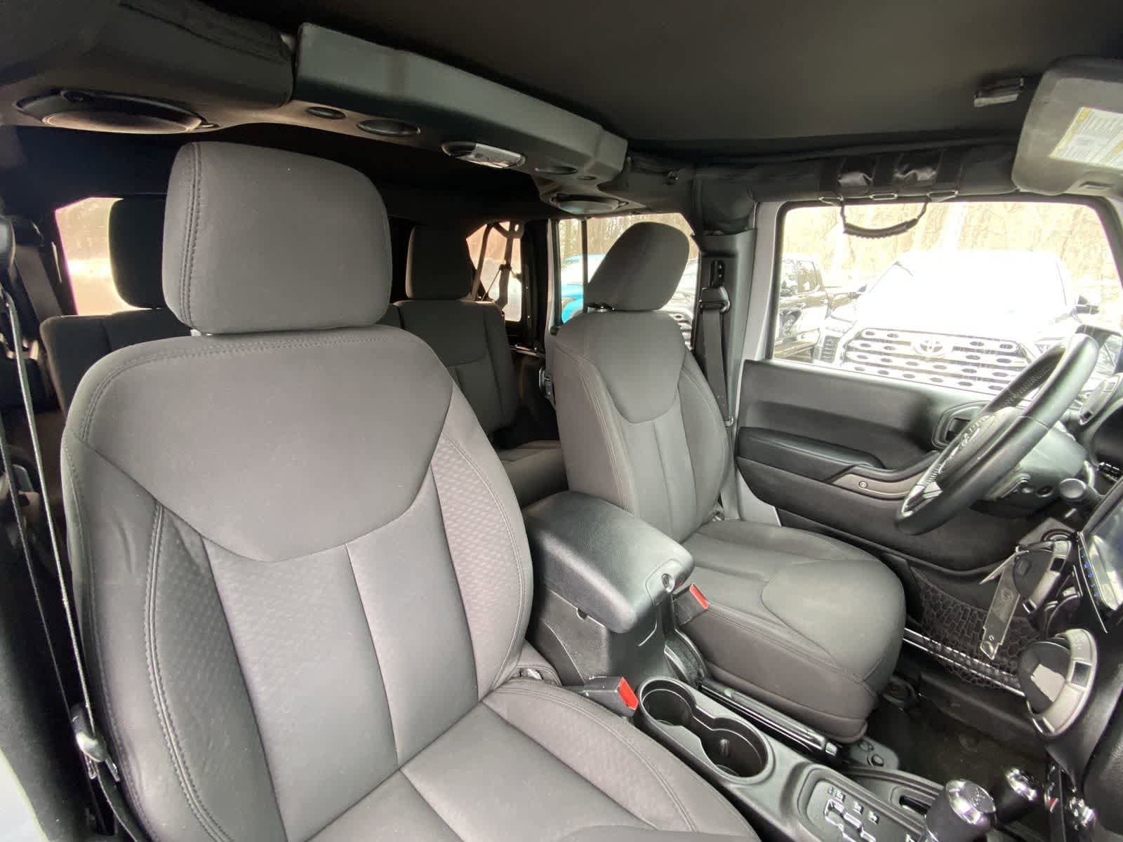 Thumbnail: 2014 Jeep Wrangler - 24