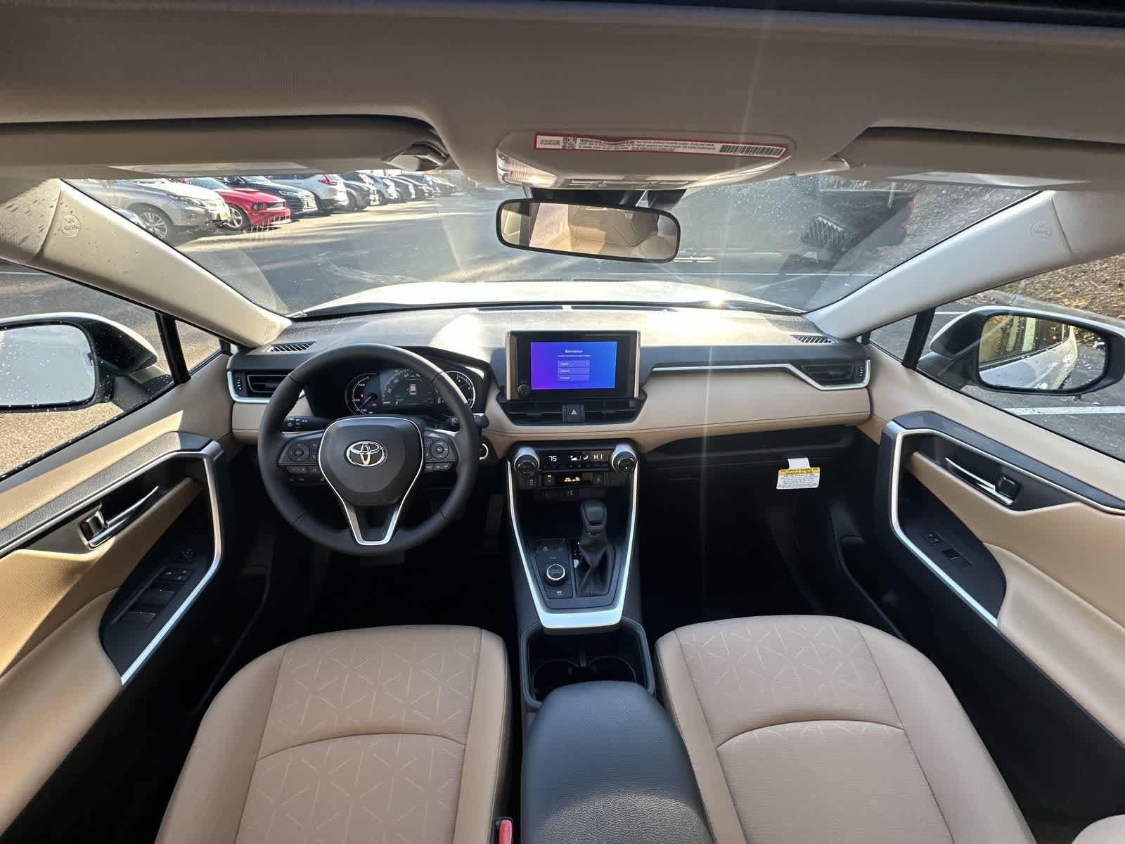 Thumbnail: 2025 Toyota RAV4 - 31