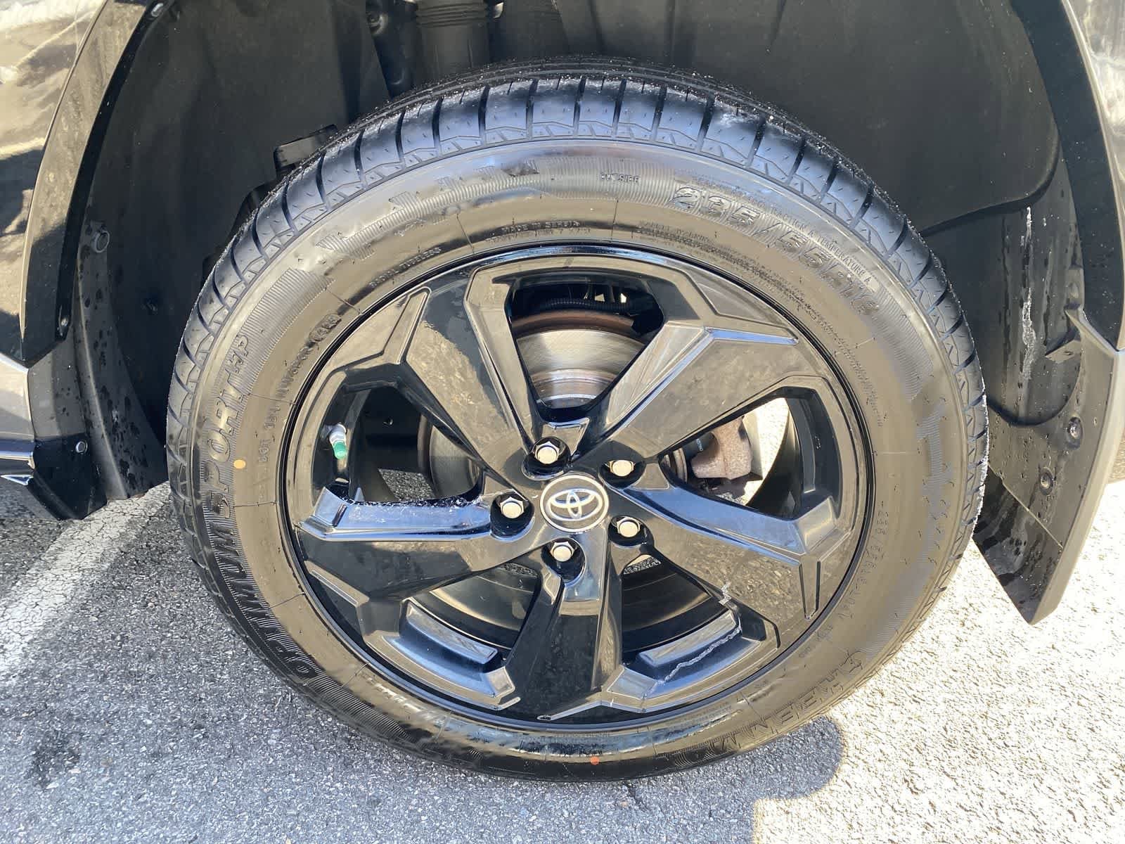 Thumbnail: 2019 Toyota RAV4 - 18