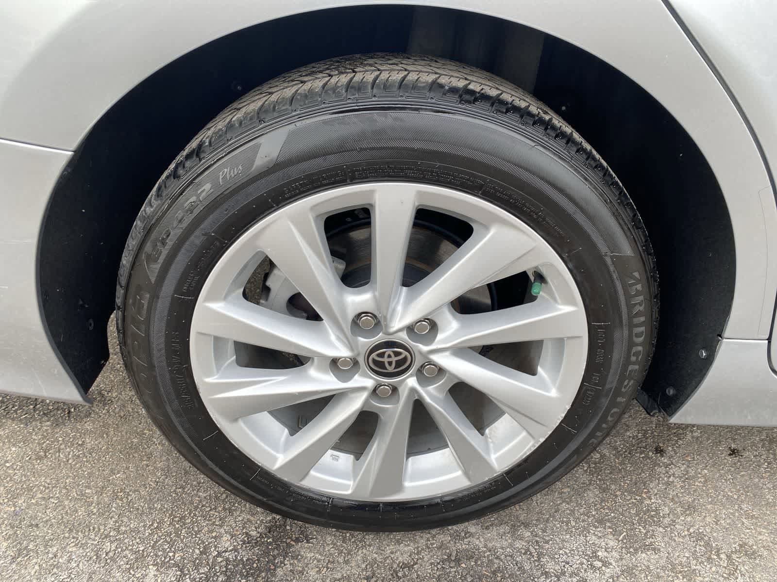 Thumbnail: 2023 Toyota Camry - 21