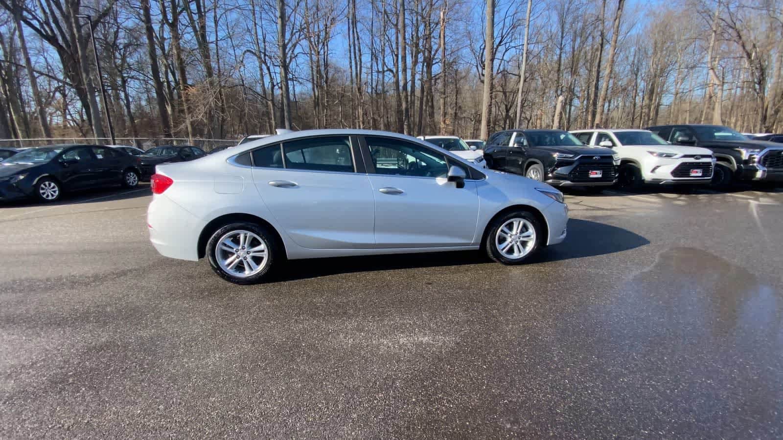 Thumbnail: 2016 Chevrolet Cruze - 16