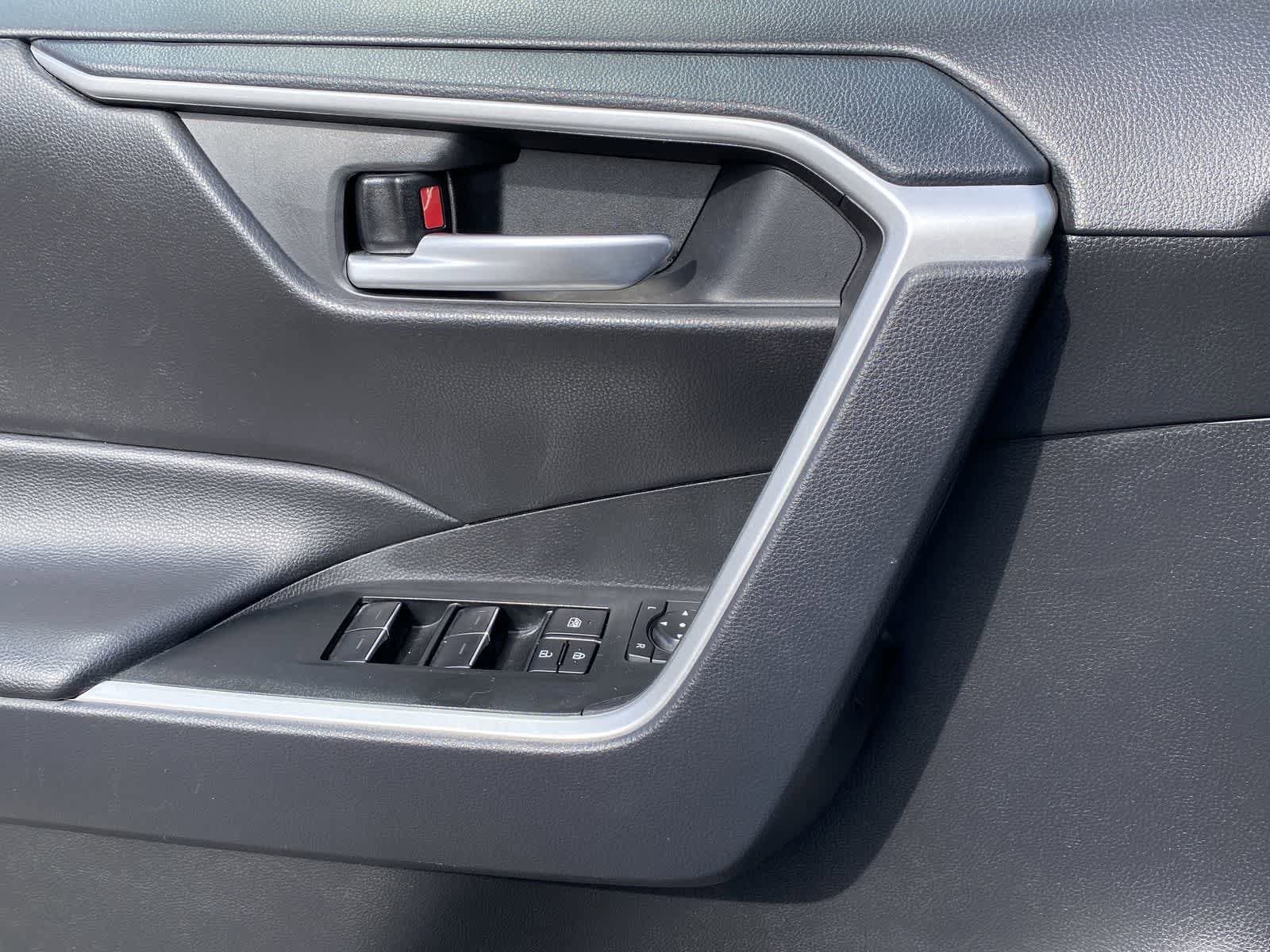 Thumbnail: 2025 Toyota RAV4 - 16