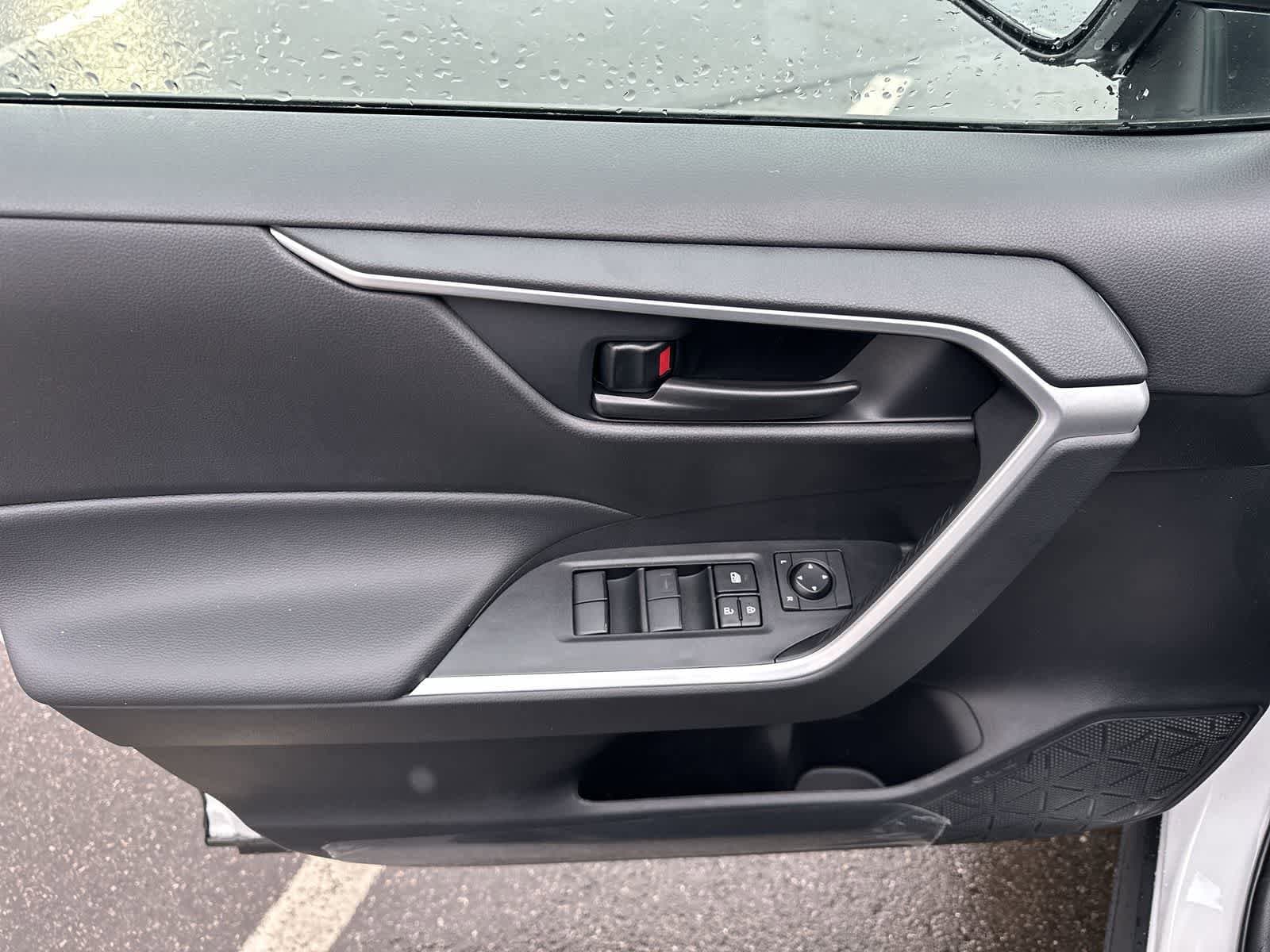 Thumbnail: 2025 Toyota RAV4 - 19