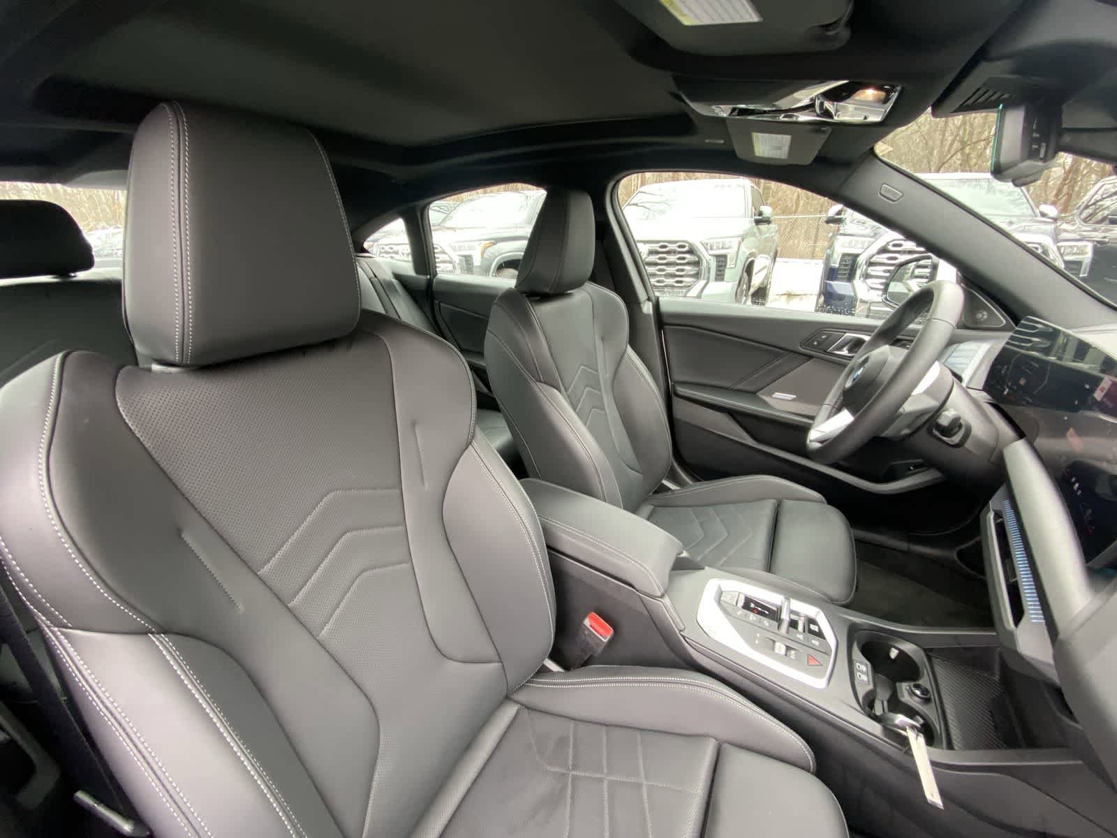 Thumbnail: 2025 BMW 2 Series - 26