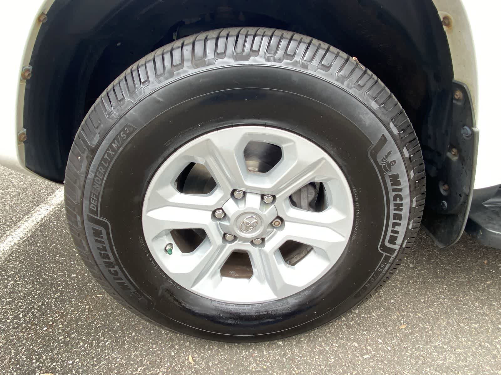 Thumbnail: 2016 Toyota 4Runner - 16