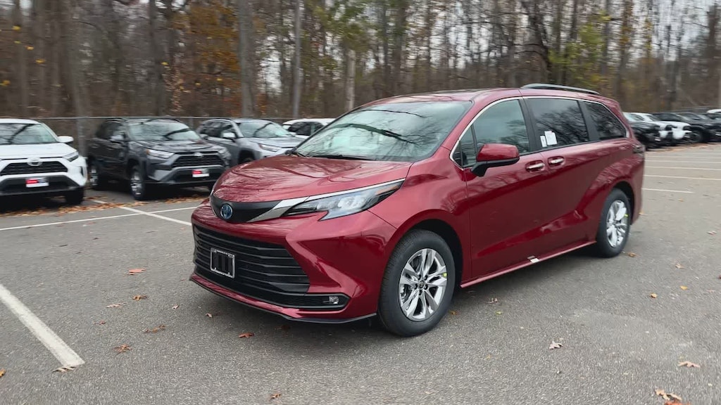 New 2025 Toyota Sienna XLE Van Passenger Van