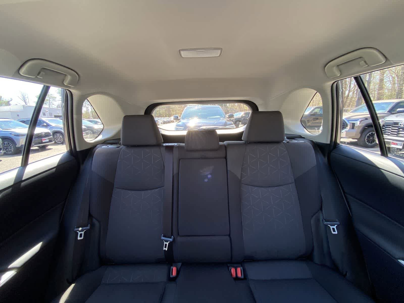 Thumbnail: 2025 Toyota RAV4 - 27