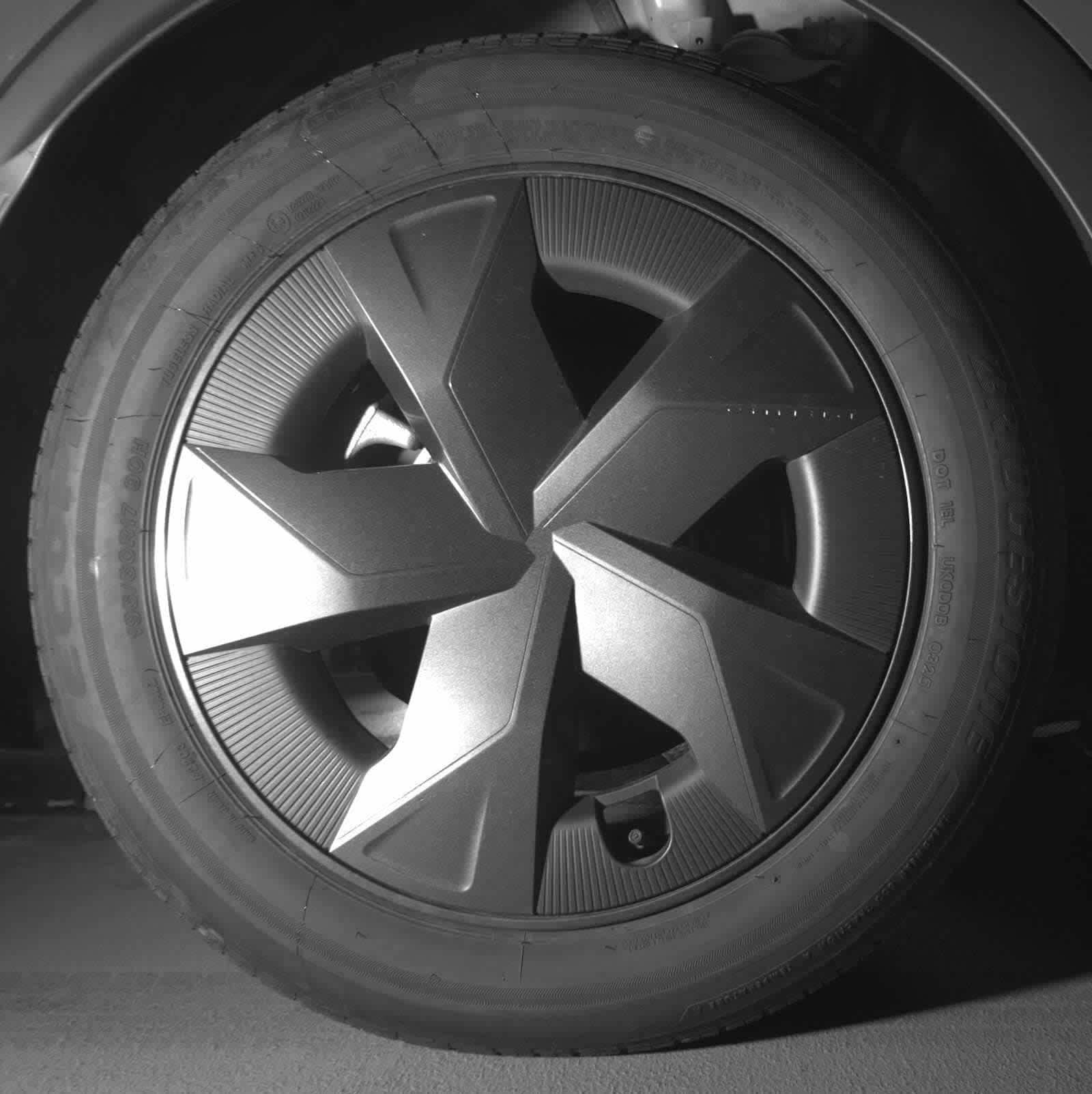 Thumbnail: 2025 Toyota Prius - 17