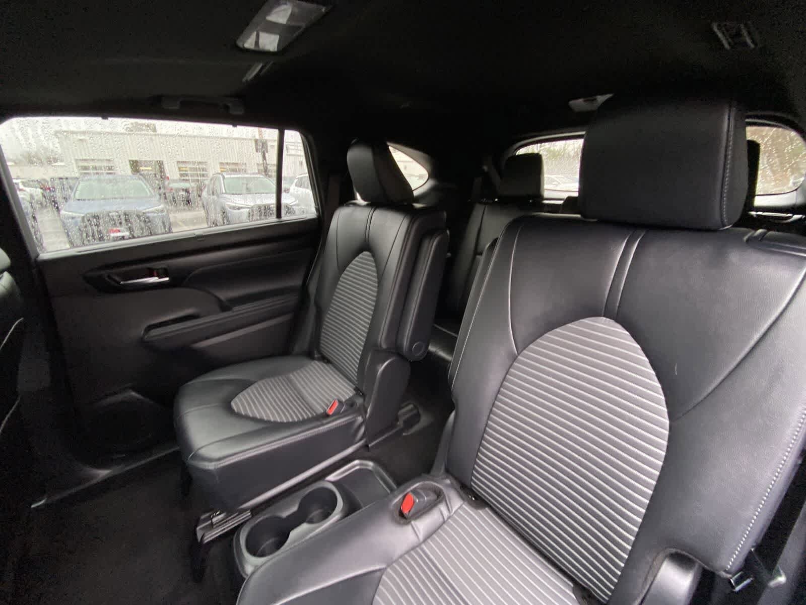 Thumbnail: 2025 Toyota Highlander - 27