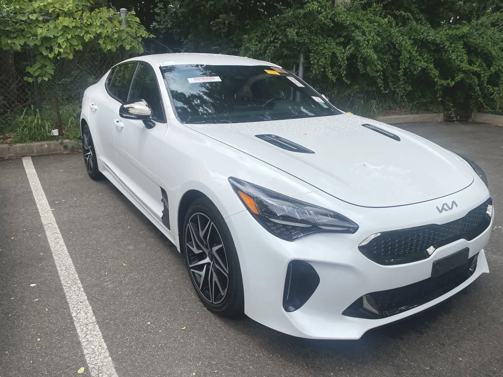 Thumbnail: 2022 Kia Stinger - 4