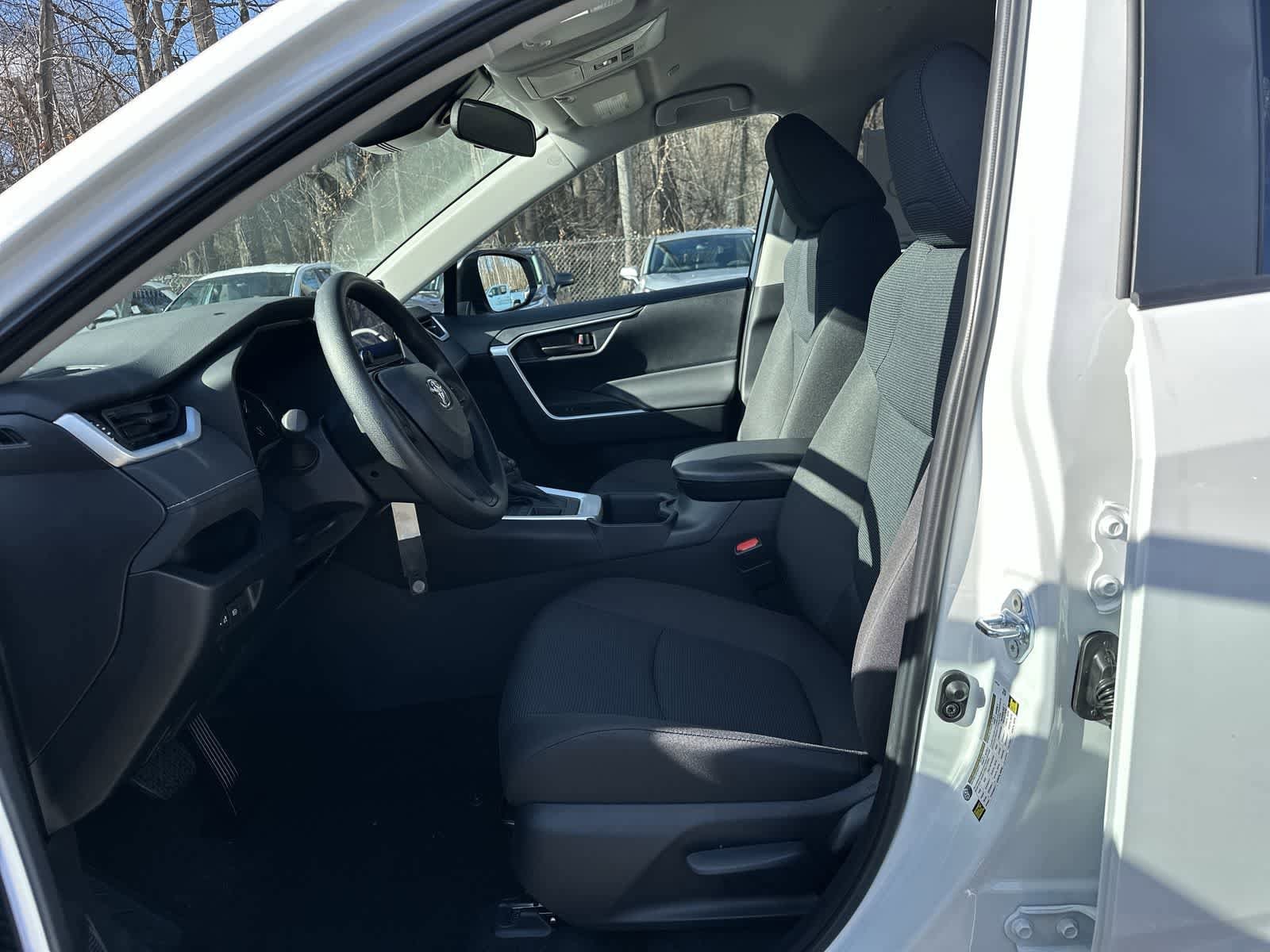 Thumbnail: 2025 Toyota RAV4 - 29