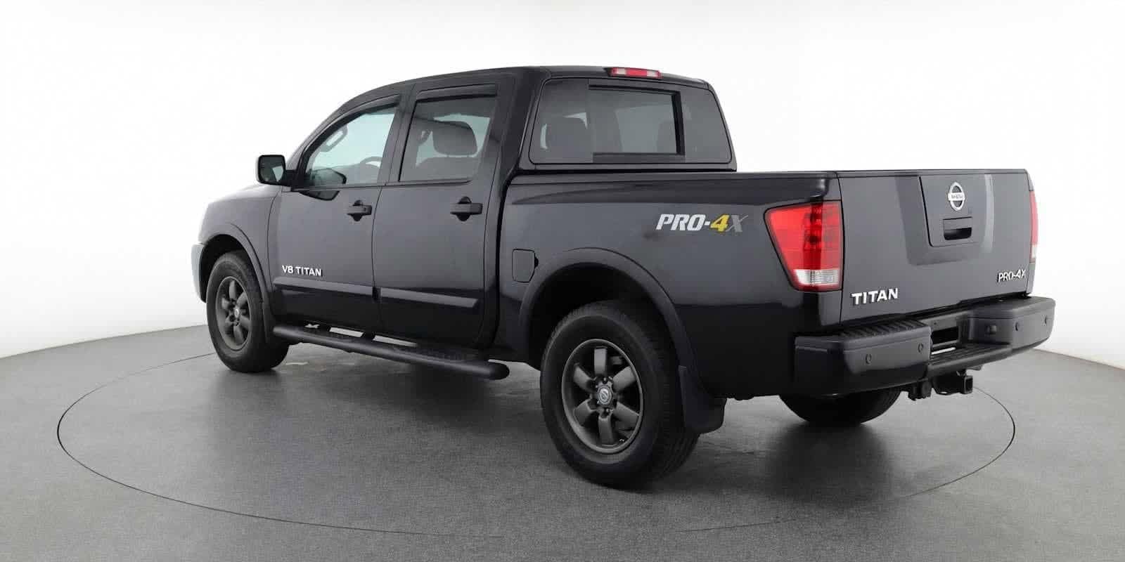 Thumbnail: 2015 Nissan Titan - 6