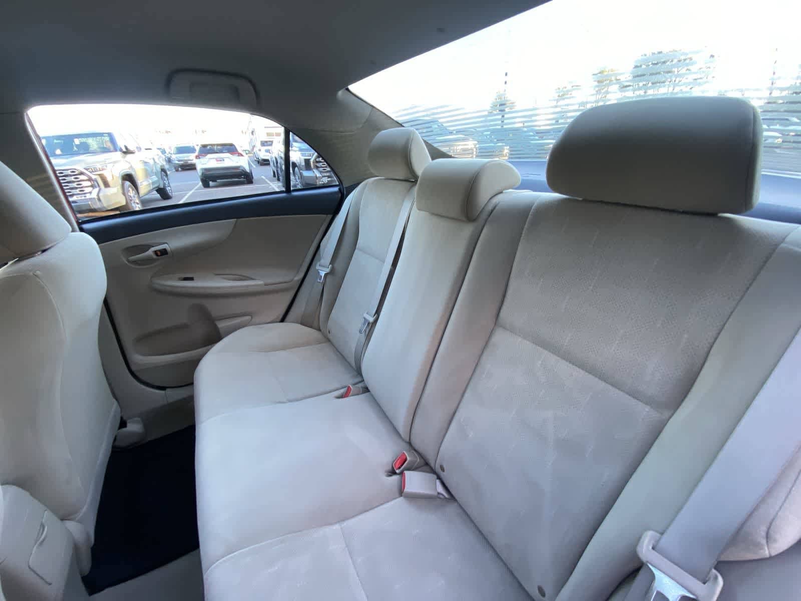 Thumbnail: 2013 Toyota Corolla - 31