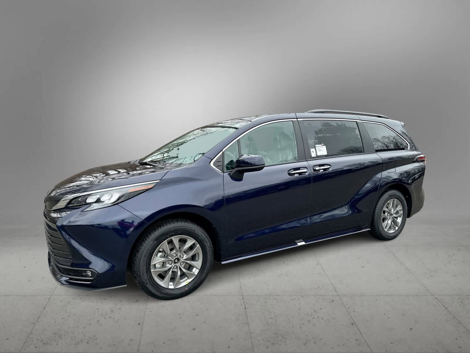 Thumbnail: 2026 Toyota Sienna - 1