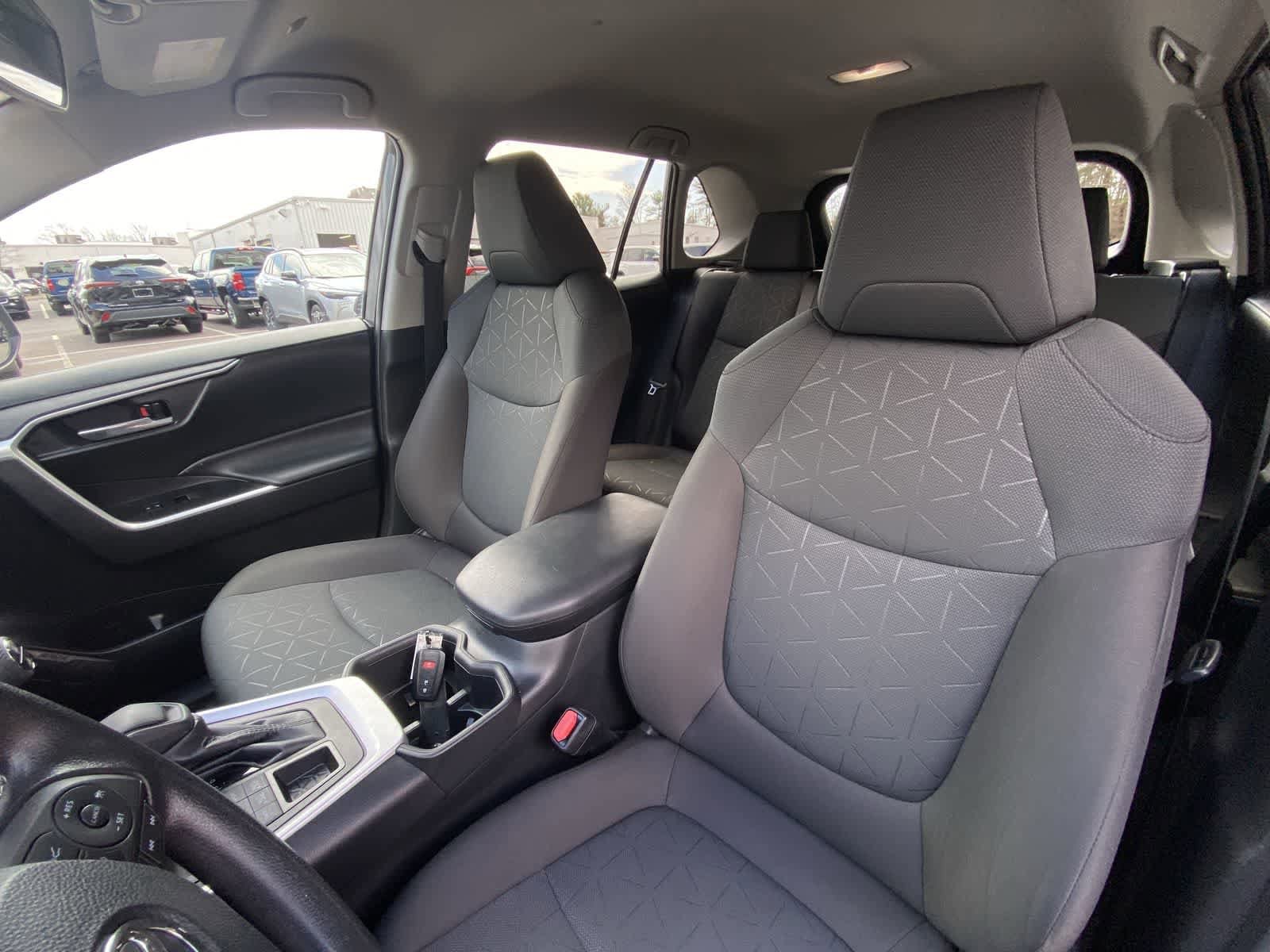 Thumbnail: 2023 Toyota RAV4 - 17