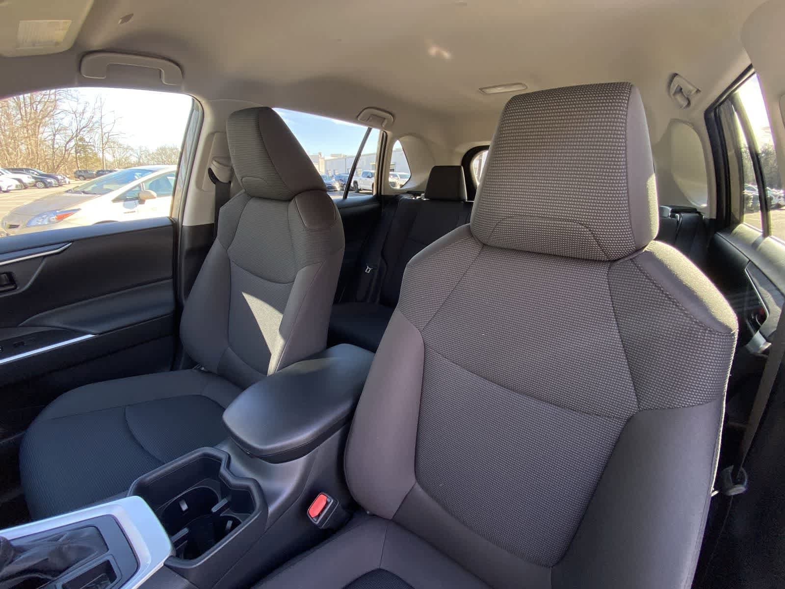 Thumbnail: 2025 Toyota RAV4 - 25