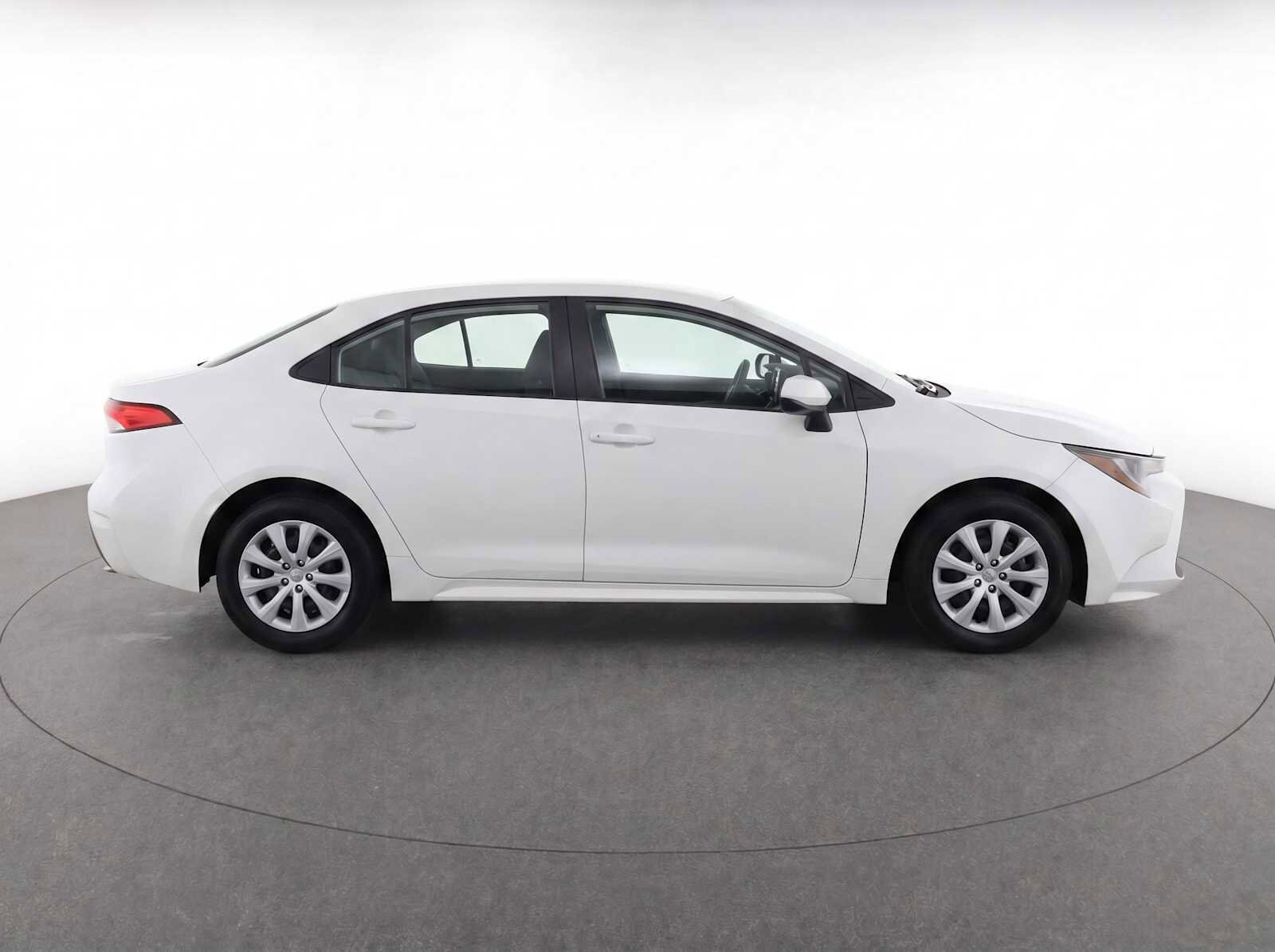 2024 Toyota Corolla LE - Photo 15