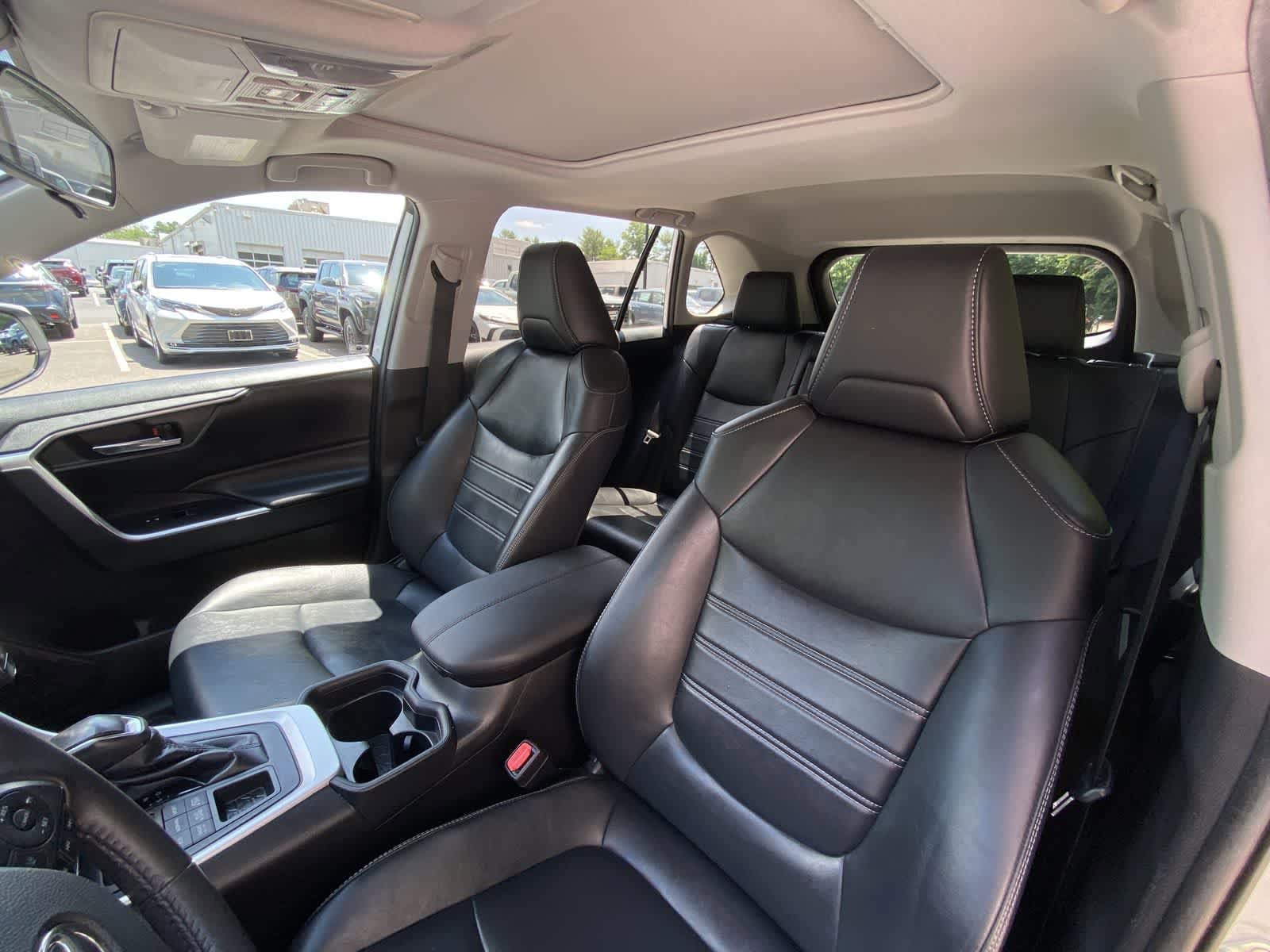 Thumbnail: 2020 Toyota RAV4 - 18