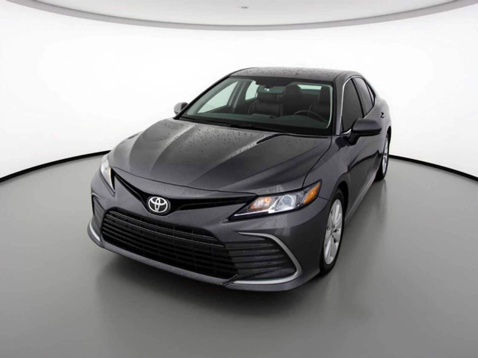 2023 Toyota Camry LE's photo