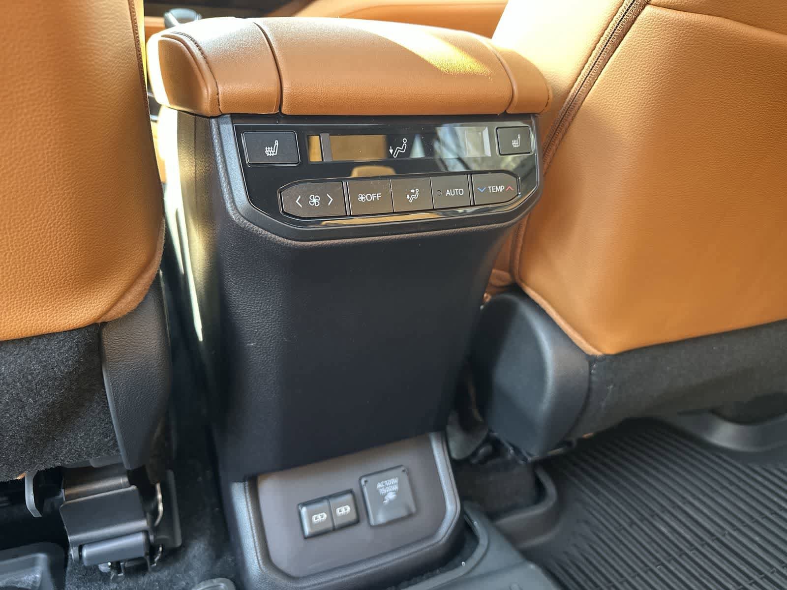 Thumbnail: 2025 Toyota Highlander - 37