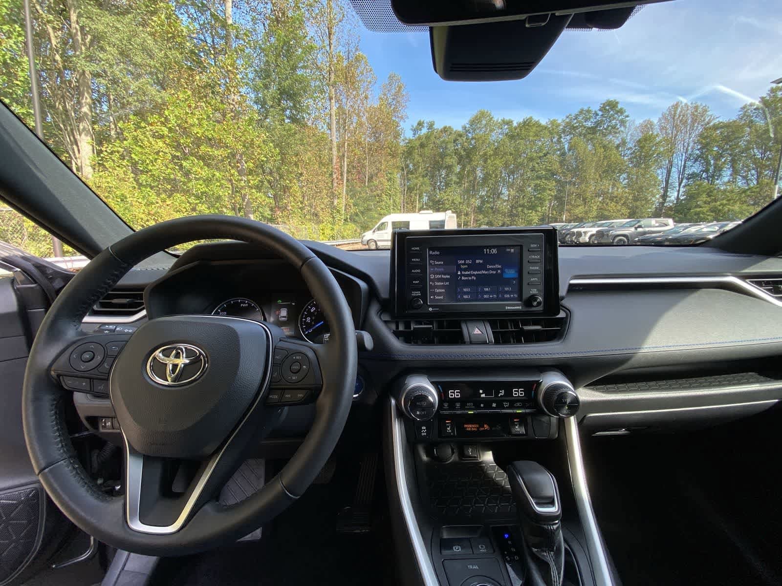 Thumbnail: 2022 Toyota RAV4 - 19