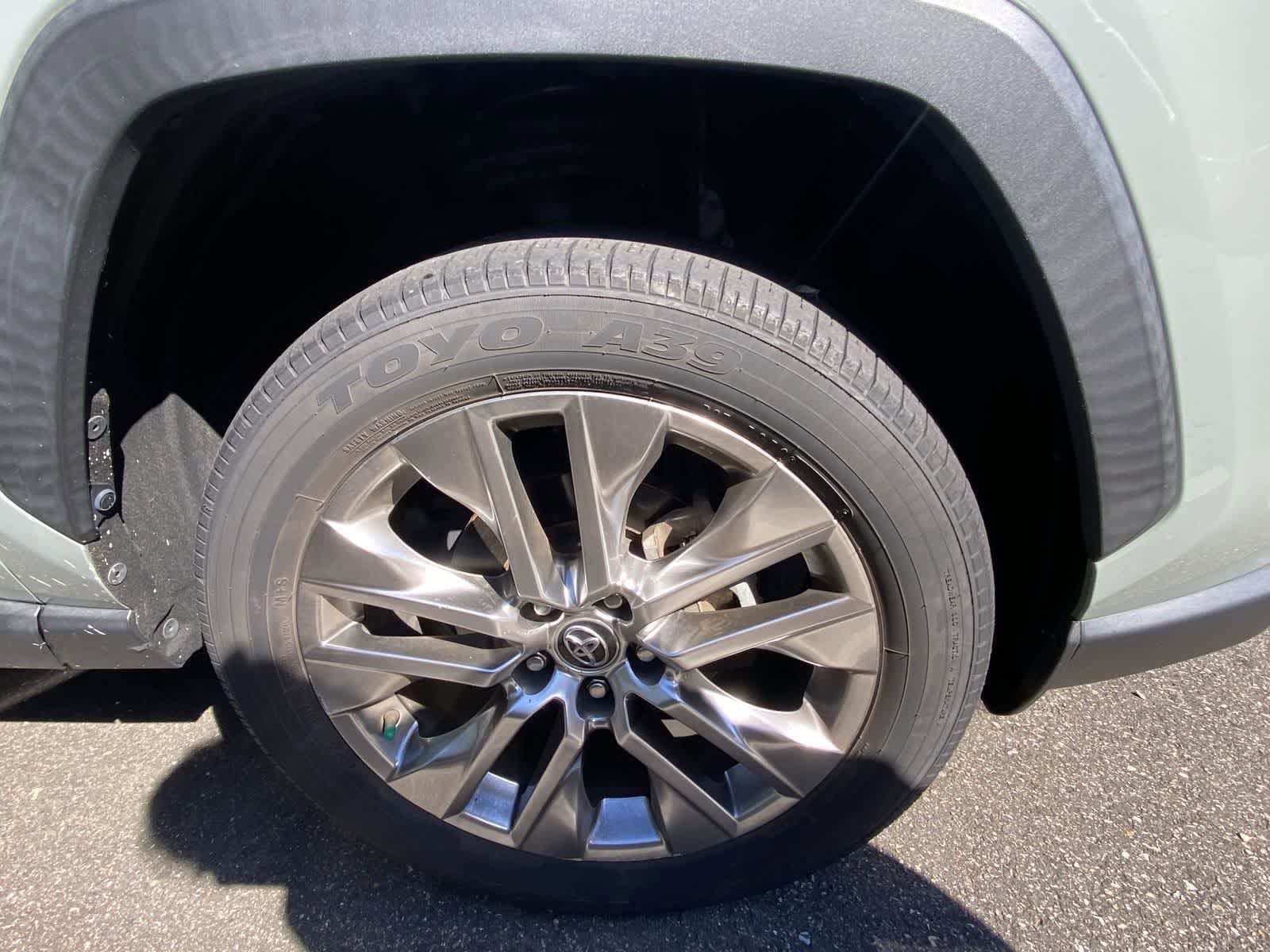 Thumbnail: 2021 Toyota RAV4 - 4