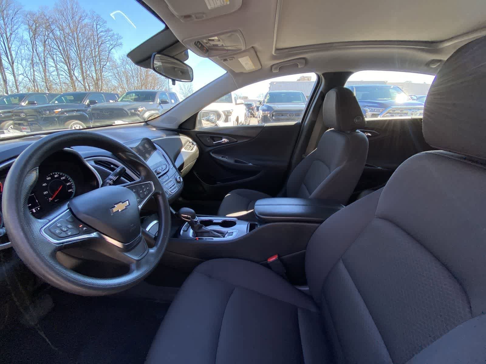 Thumbnail: 2024 Chevrolet Malibu - 17