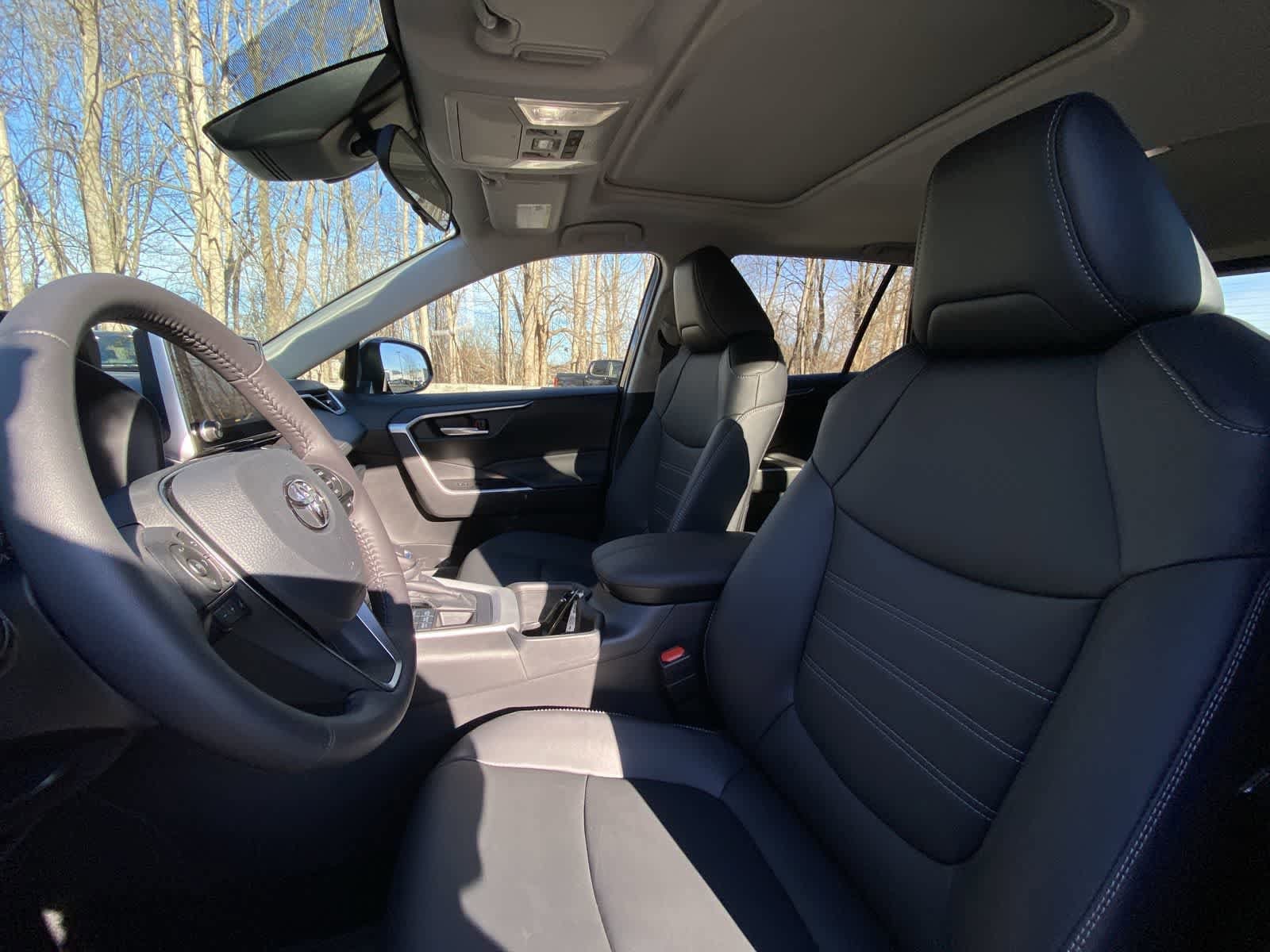 Thumbnail: 2025 Toyota RAV4 - 22