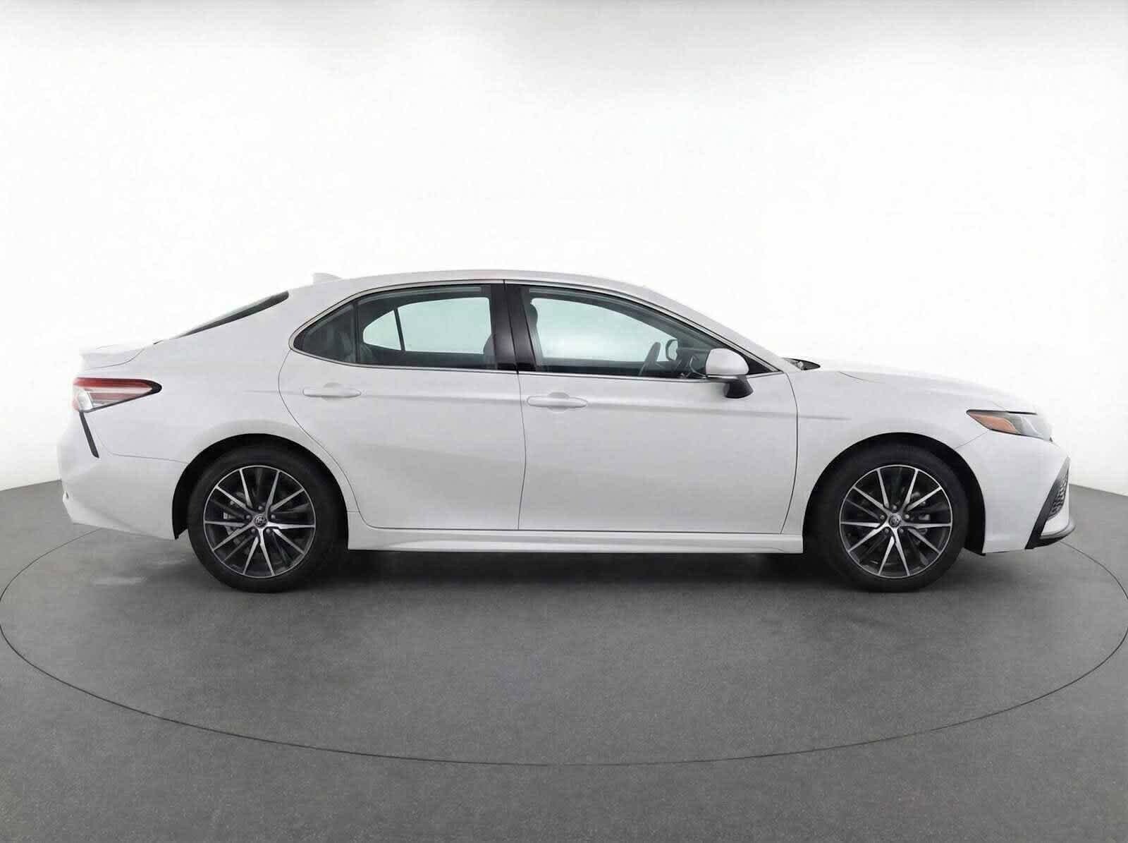 Thumbnail: 2023 Toyota Camry - 9