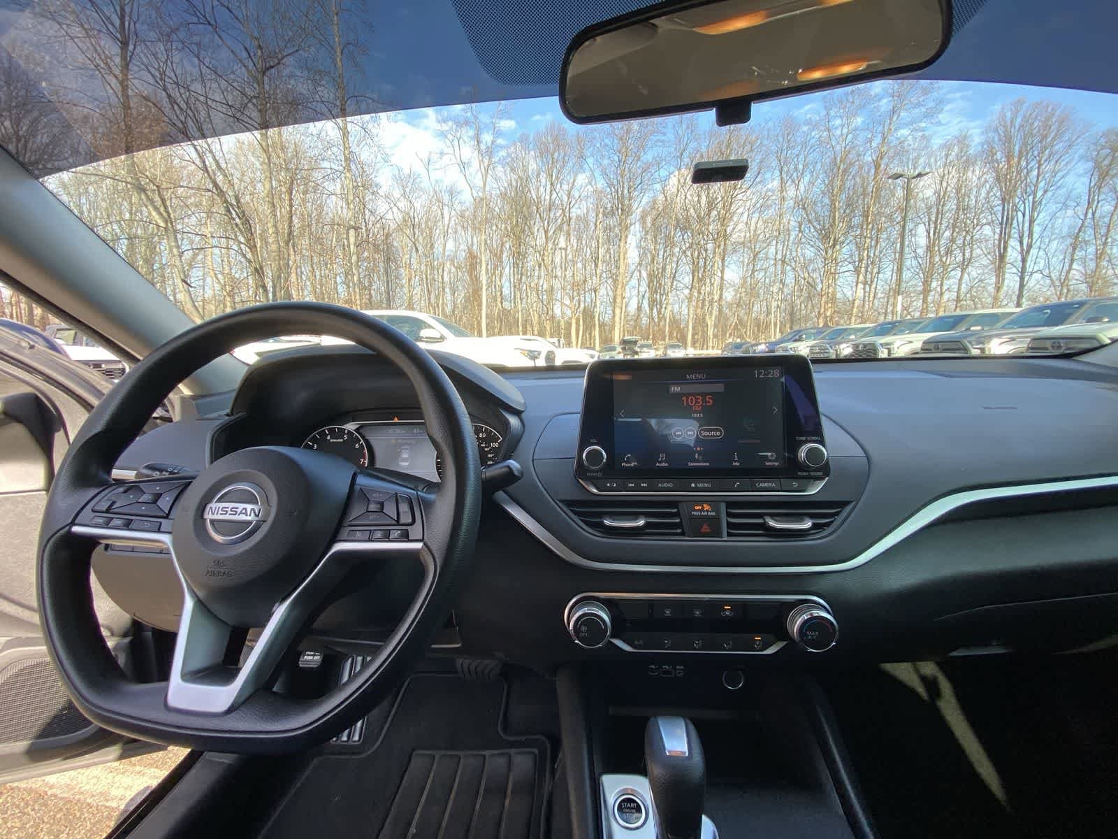 Thumbnail: 2019 Nissan Altima - 18