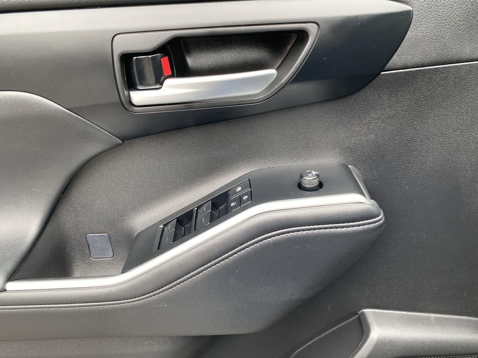 Thumbnail: 2025 Toyota Highlander - 20