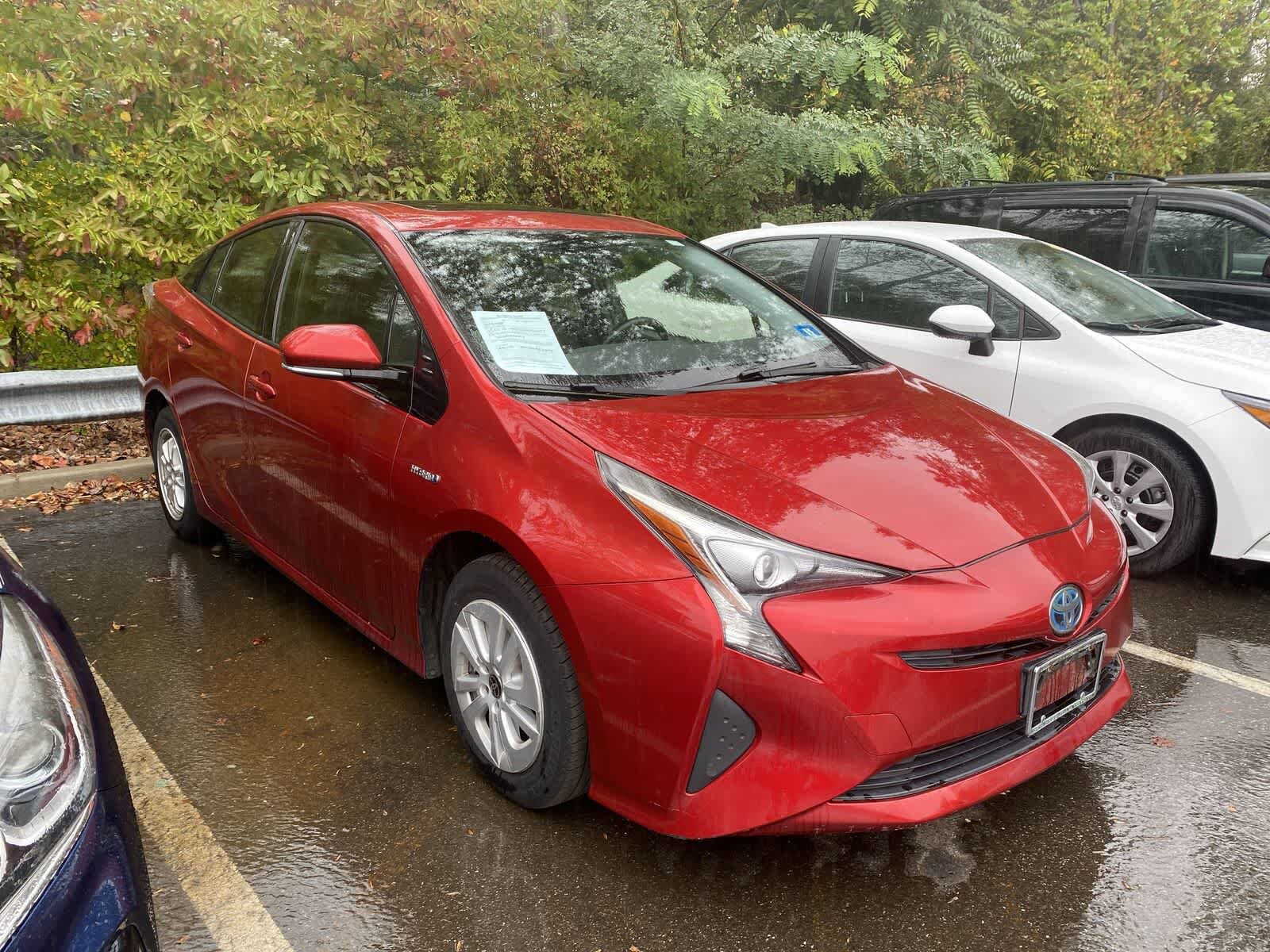 2016 Toyota Prius Three photo 3