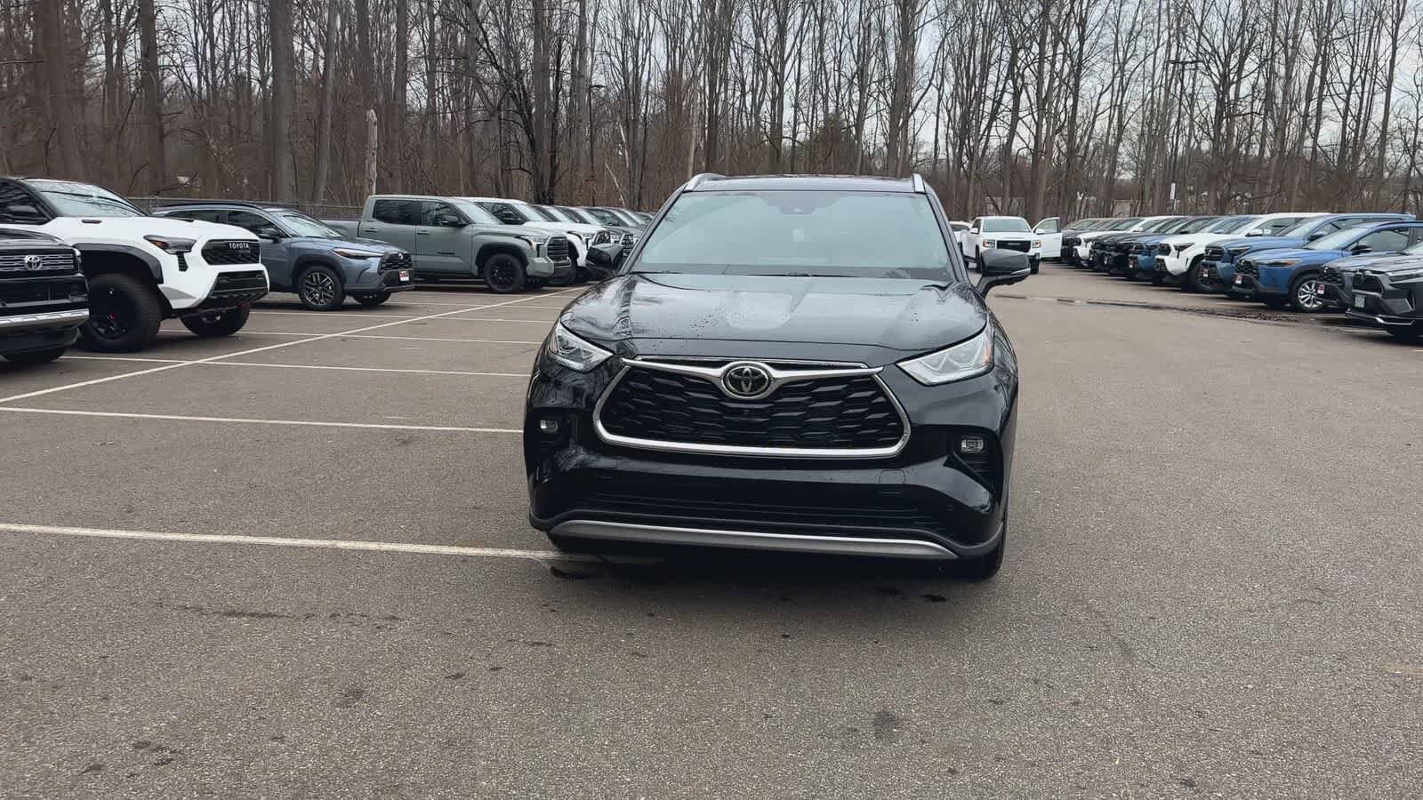 Thumbnail: 2026 Toyota Highlander - 3