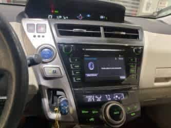 Thumbnail: 2015 Toyota Prius v - 25