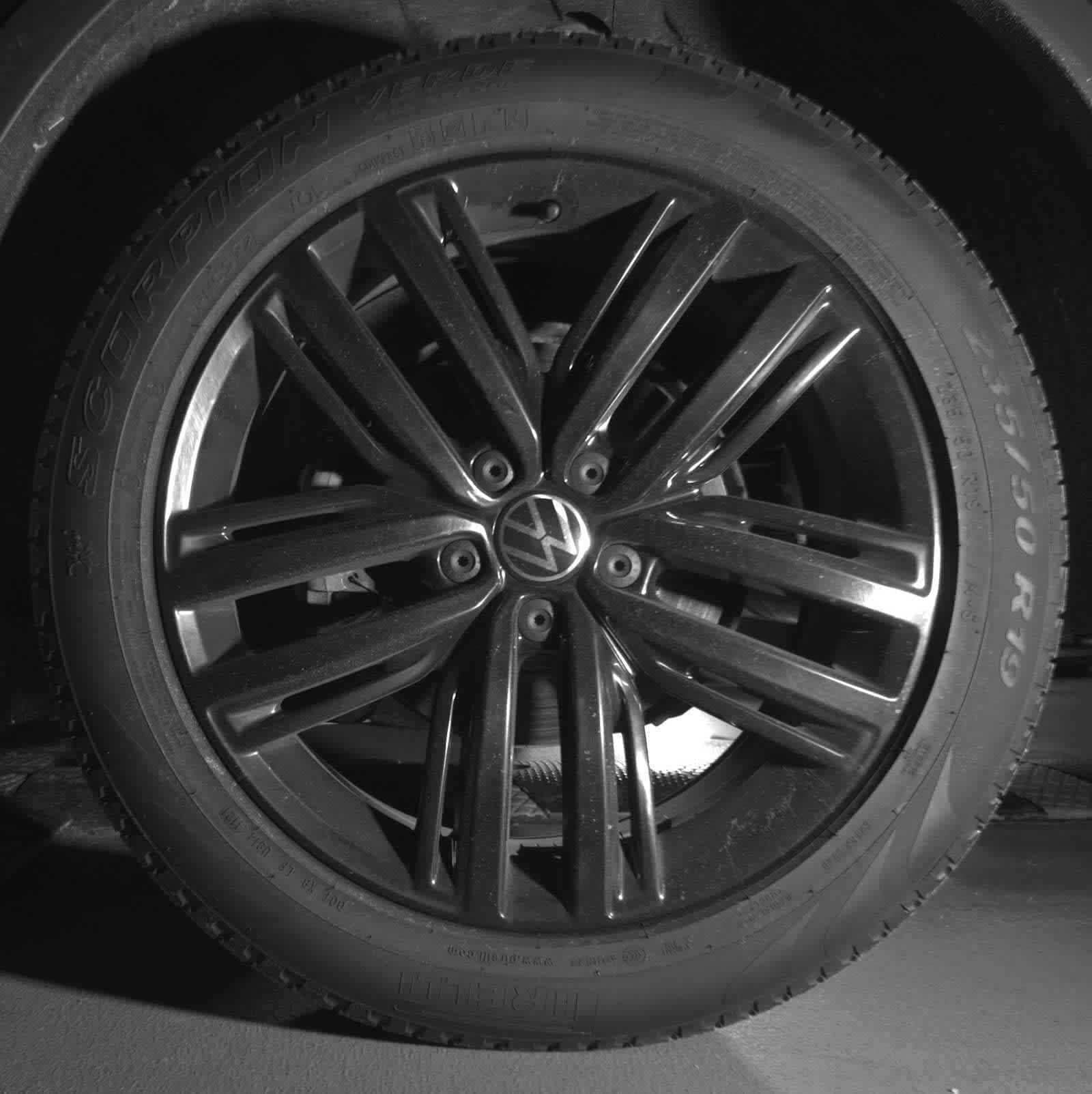 Thumbnail: 2022 Volkswagen Tiguan - 12