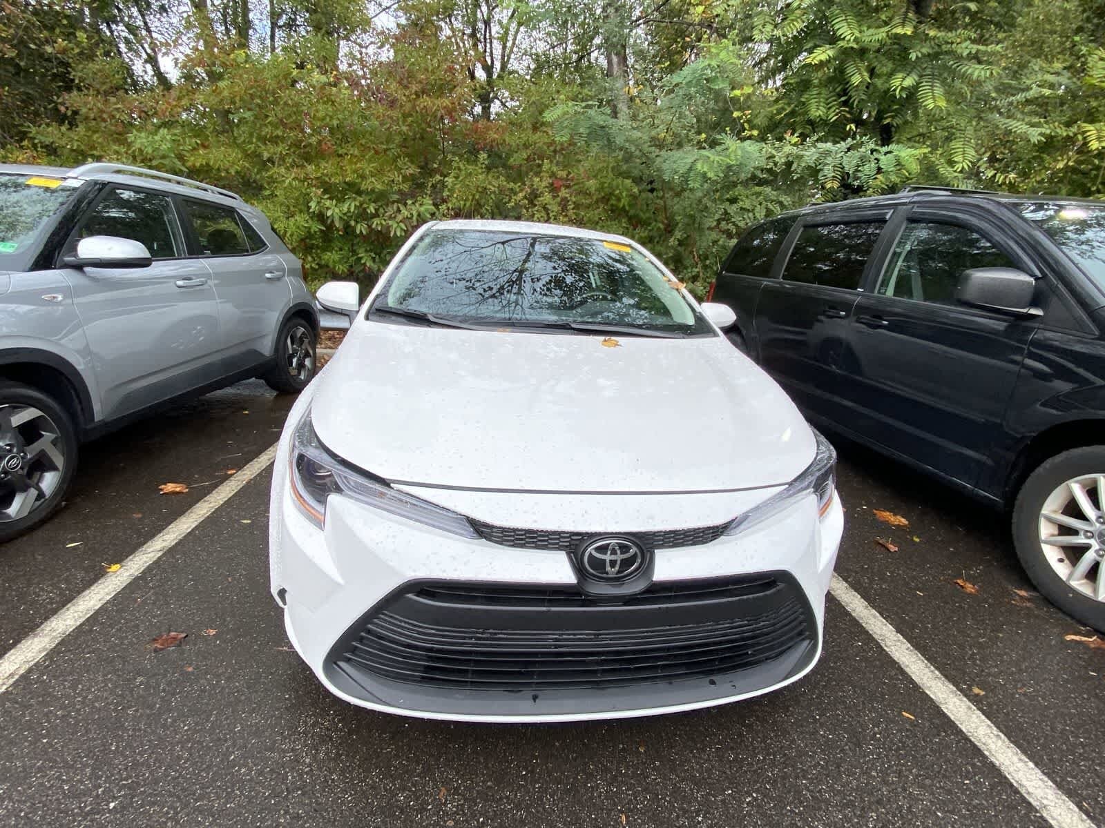 2024 Toyota Corolla LE photo 2