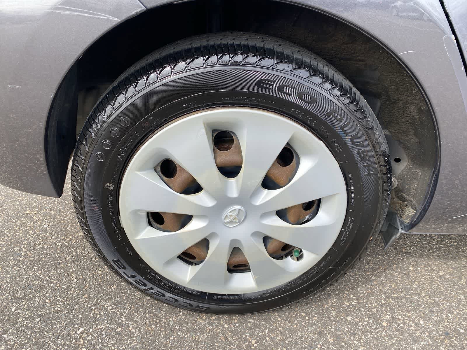 Thumbnail: 2012 Toyota Prius c - 16