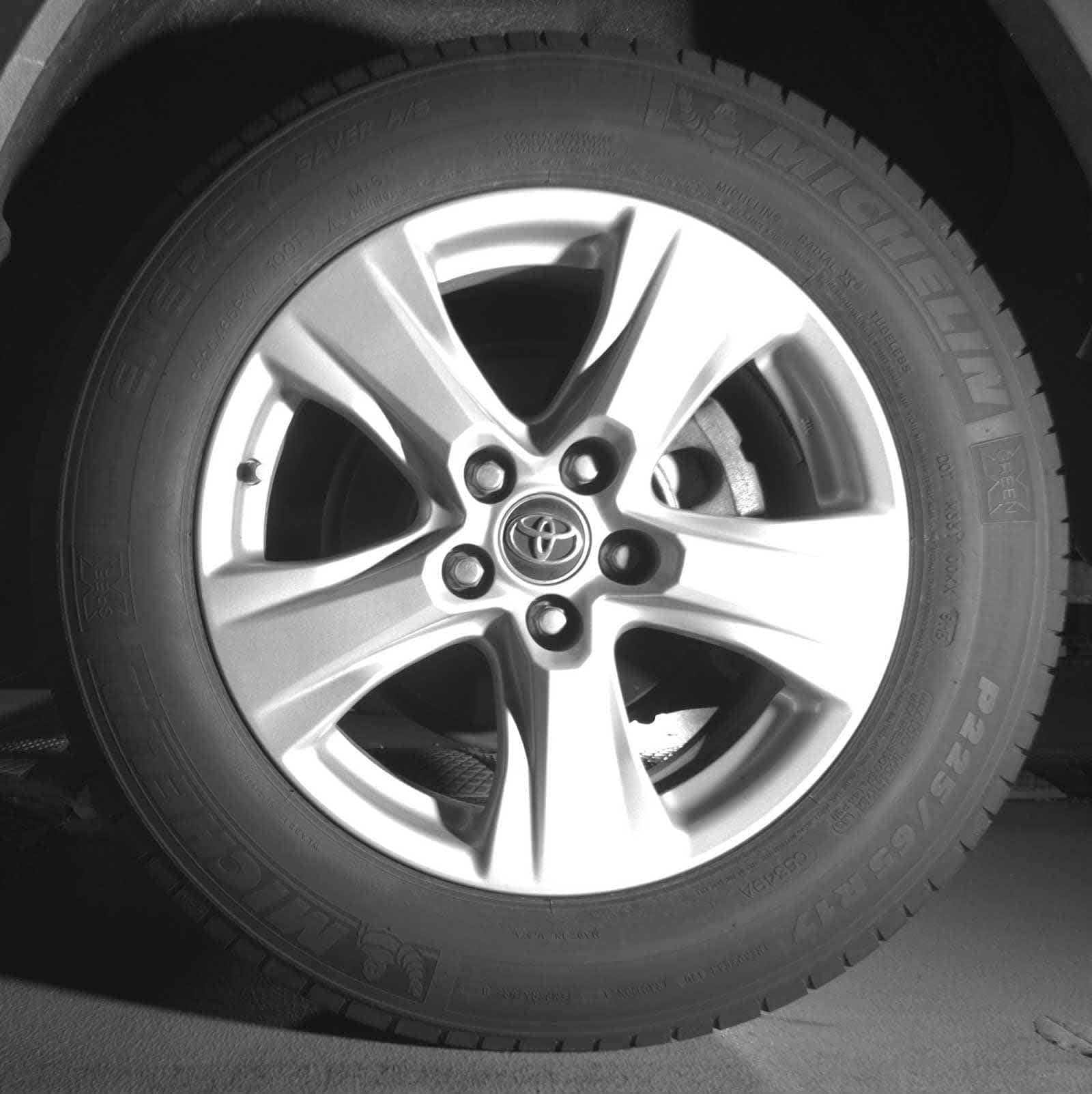 Thumbnail: 2020 Toyota RAV4 - 17