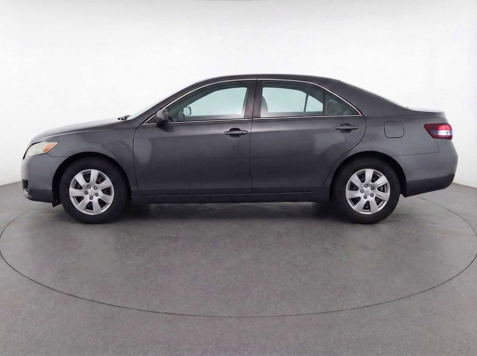 Thumbnail: 2011 Toyota Camry - 9