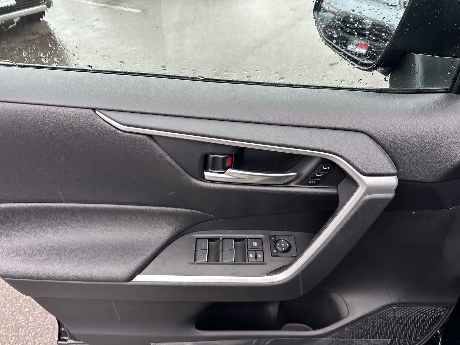 Thumbnail: 2025 Toyota RAV4 - 20