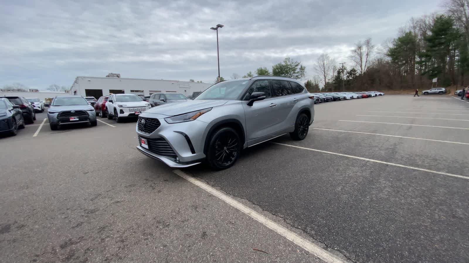 Thumbnail: 2025 Toyota Highlander - 4