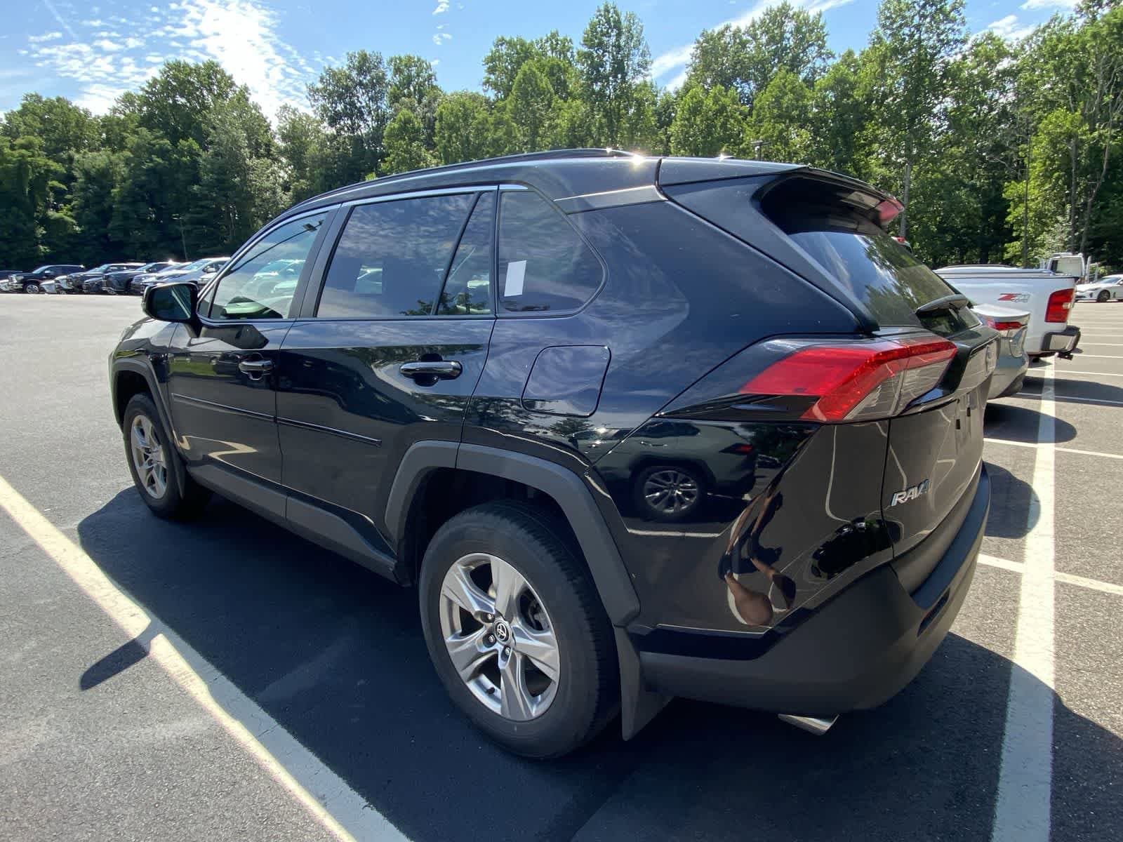 Thumbnail: 2022 Toyota RAV4 - 9