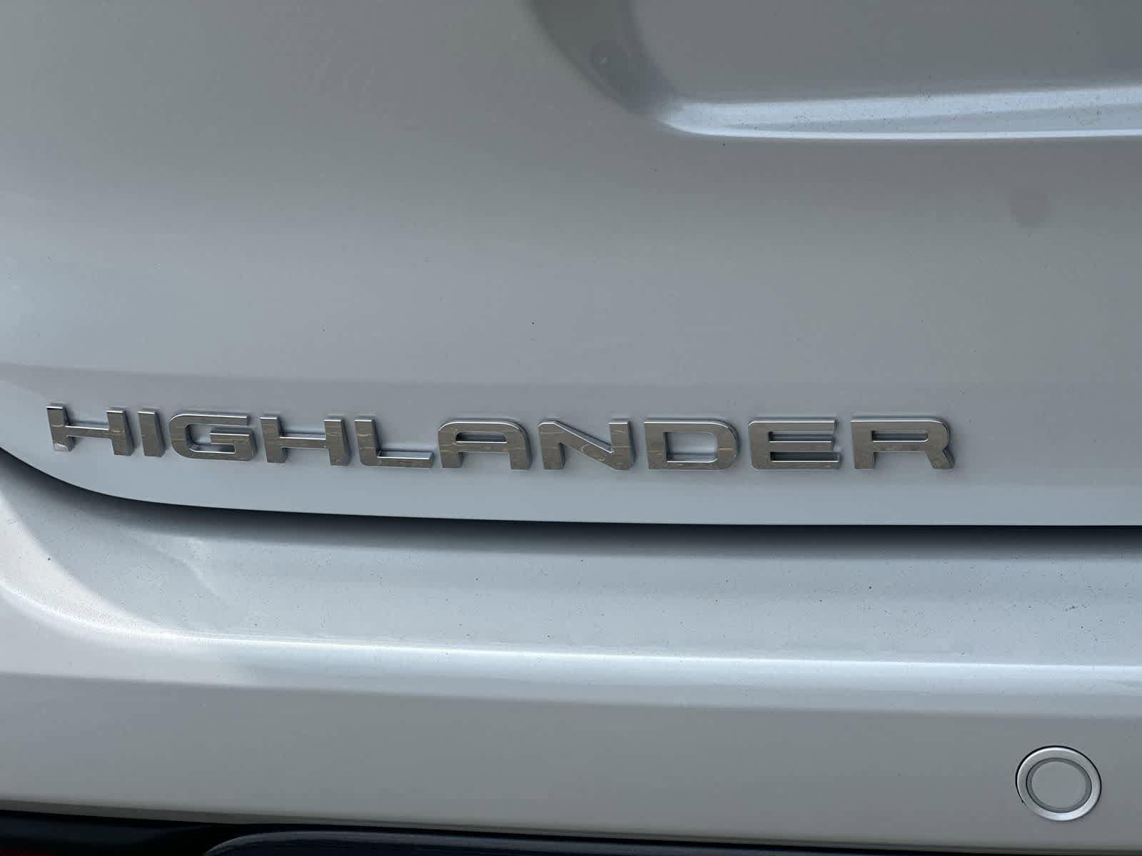 Thumbnail: 2026 Toyota Highlander - 16