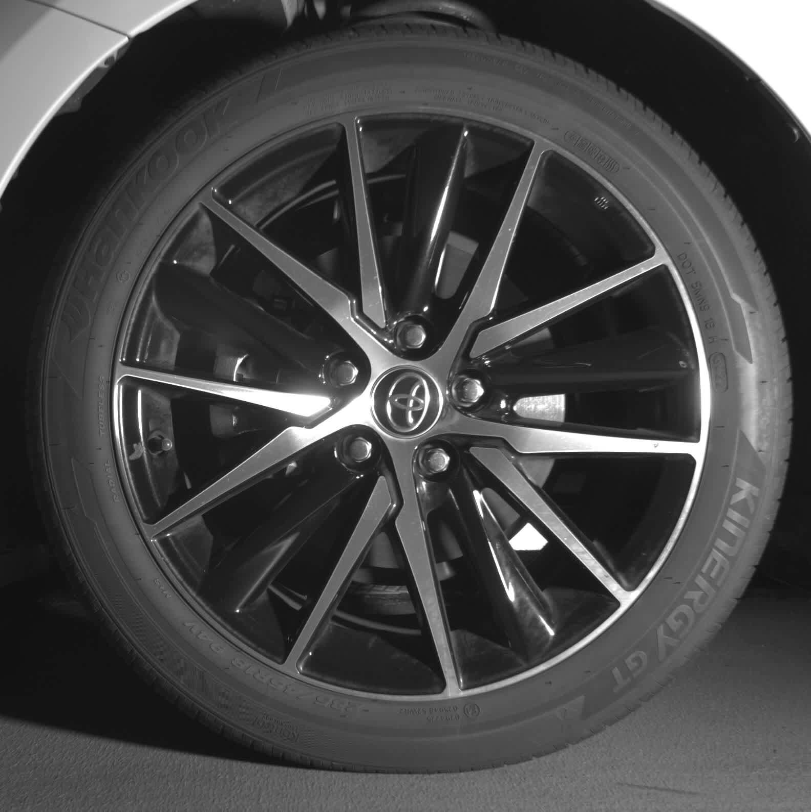 Thumbnail: 2023 Toyota Camry - 10