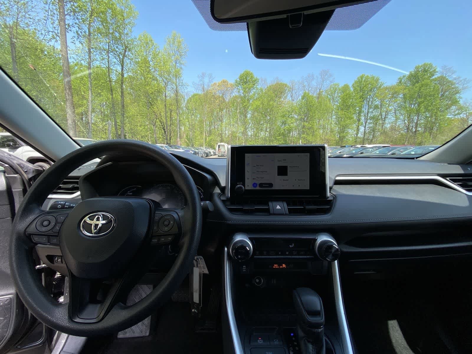 Thumbnail: 2025 Toyota RAV4 - 22