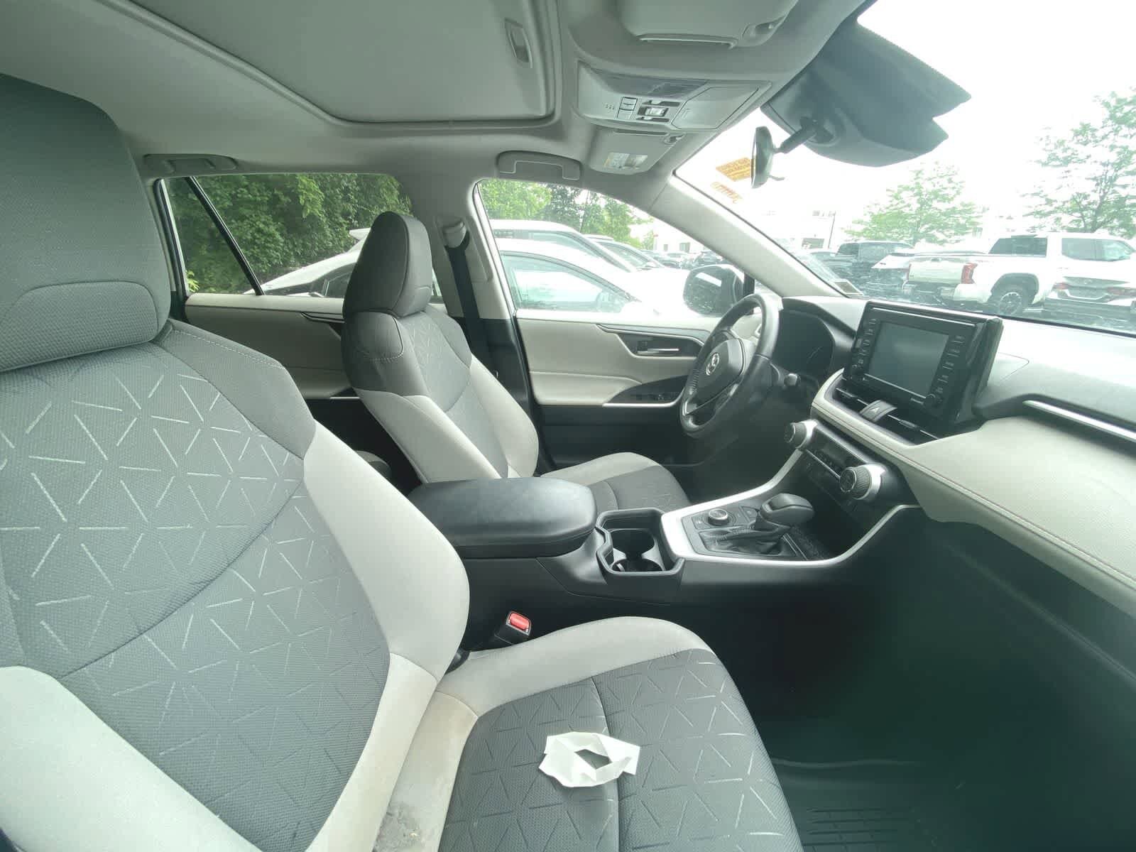 2020 Toyota RAV4 XLE 5